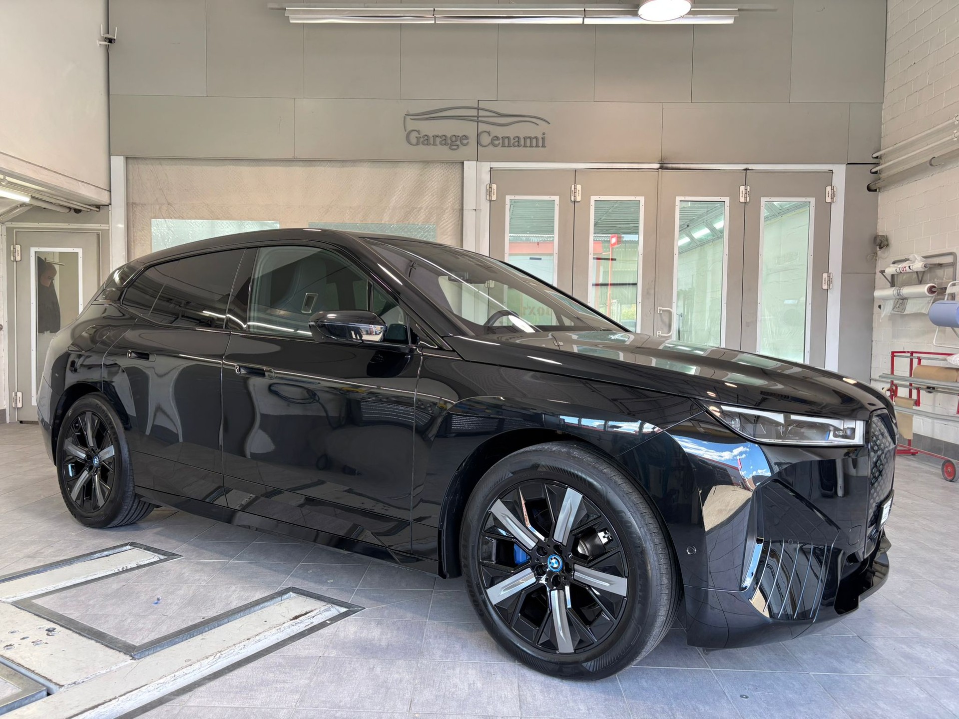 BMW iX xDrive50-image-15