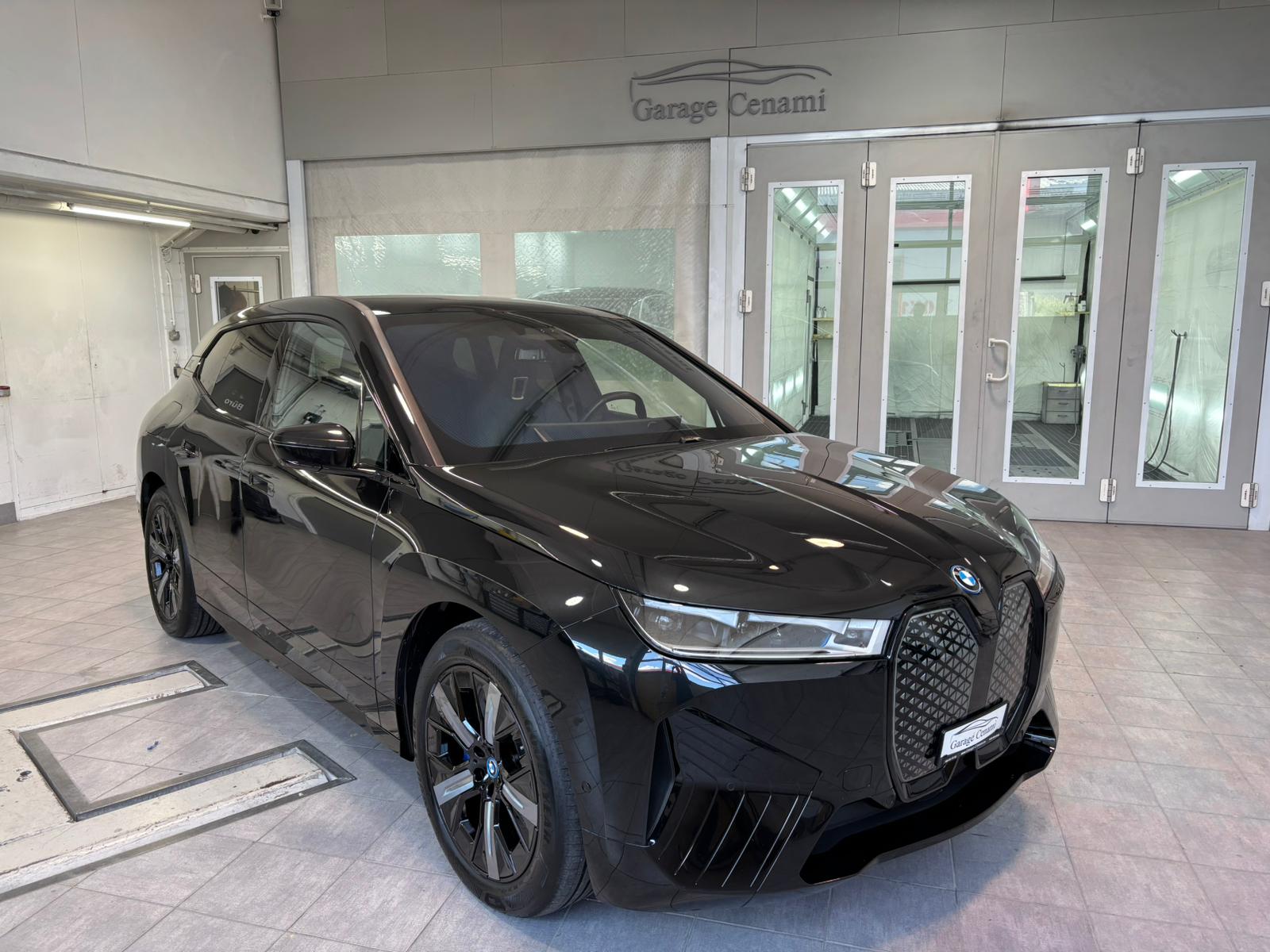 BMW iX xDrive50-image-2