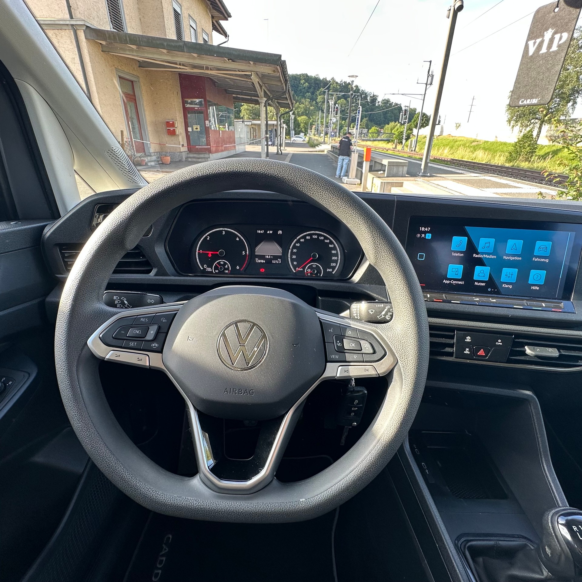 VW Caddy 2.0 TDI-image-11