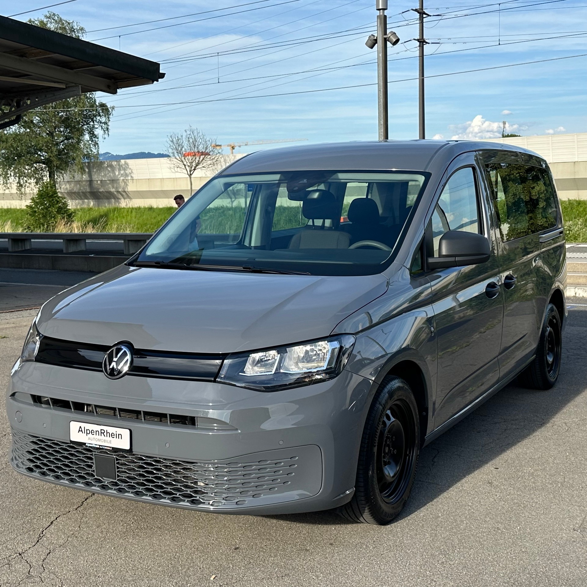 VW Caddy 2.0 TDI-image-6