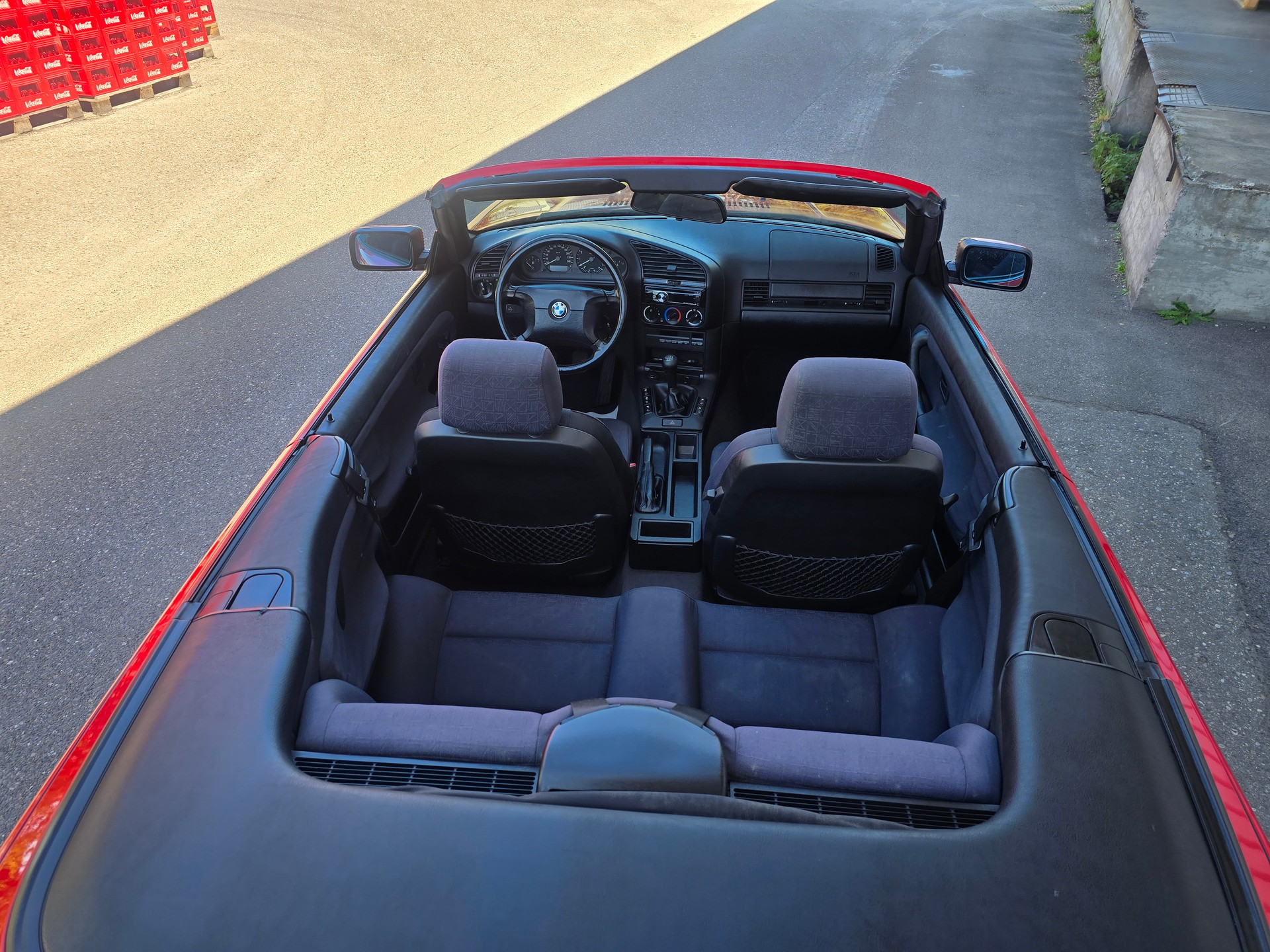 BMW 318i Cabrio-image-15