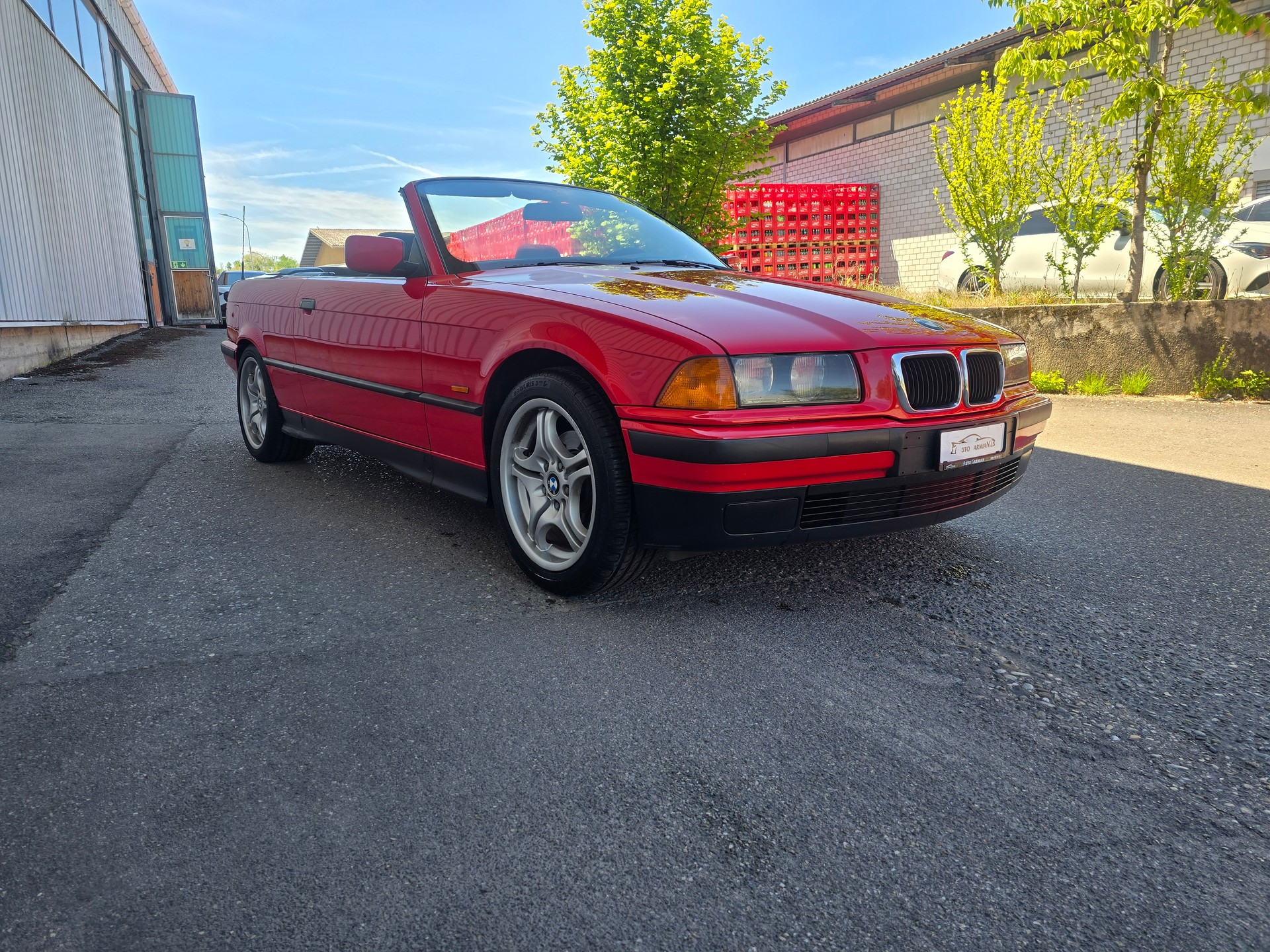 BMW 318i Cabrio-image-7
