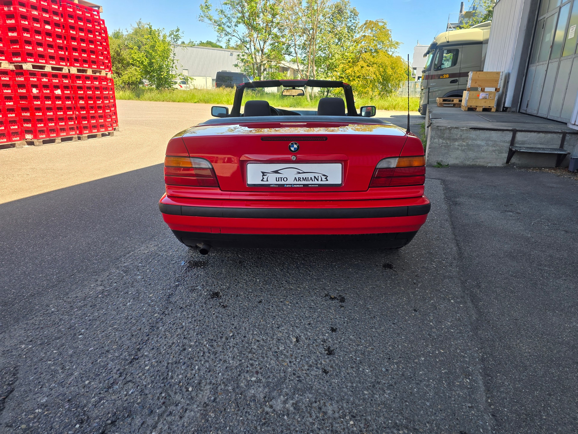 BMW 318i Cabrio-image-9