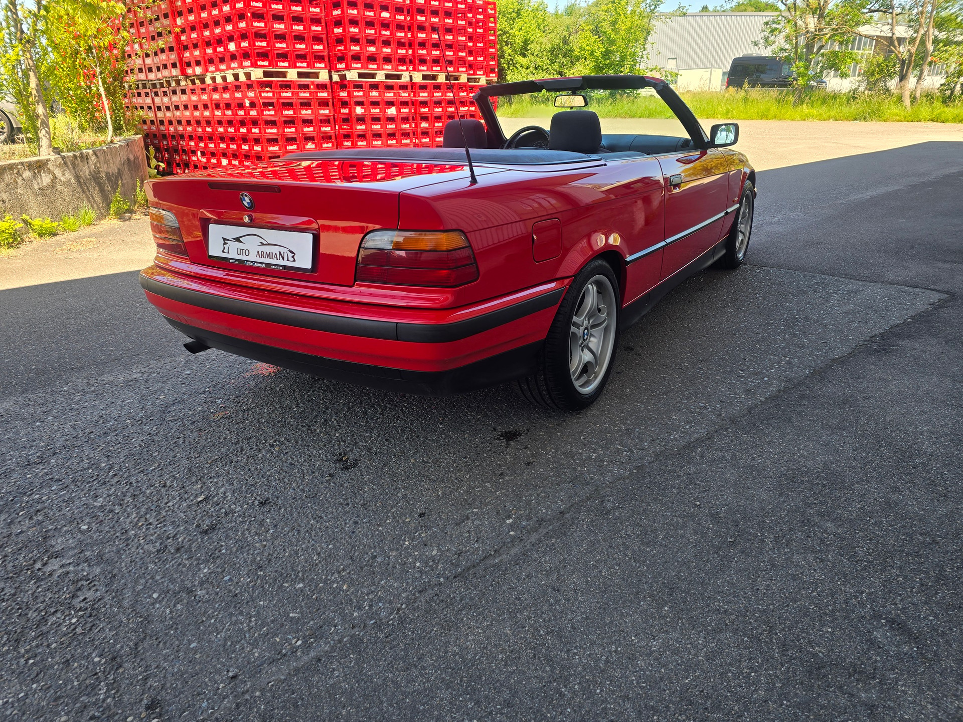 BMW 318i Cabrio-image-10