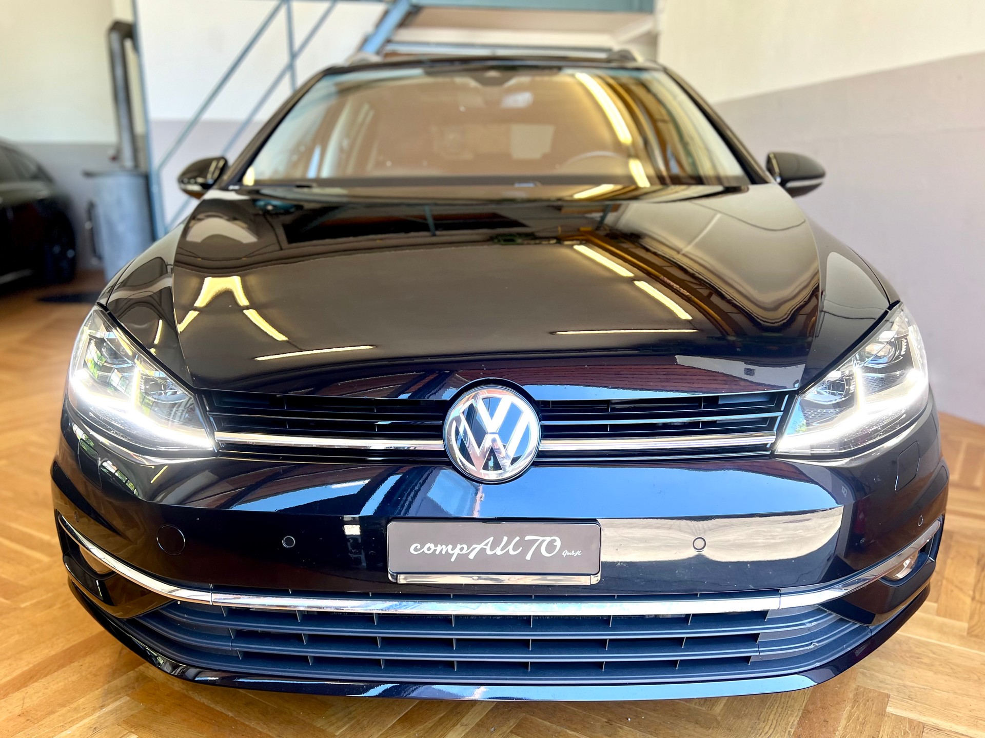VW Golf Variant 2.0 TDI Highline 4Motion DSG-image-12