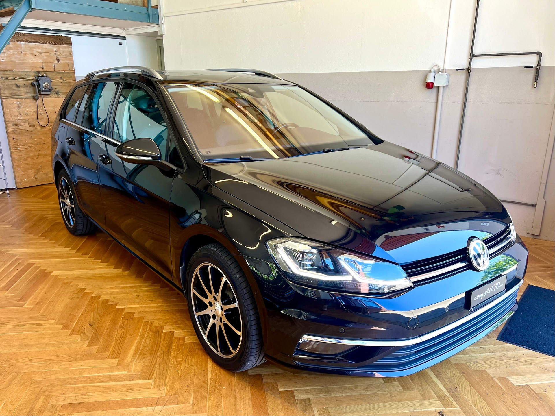 VW Golf Variant 2.0 TDI Highline 4Motion DSG-showroom-element-1