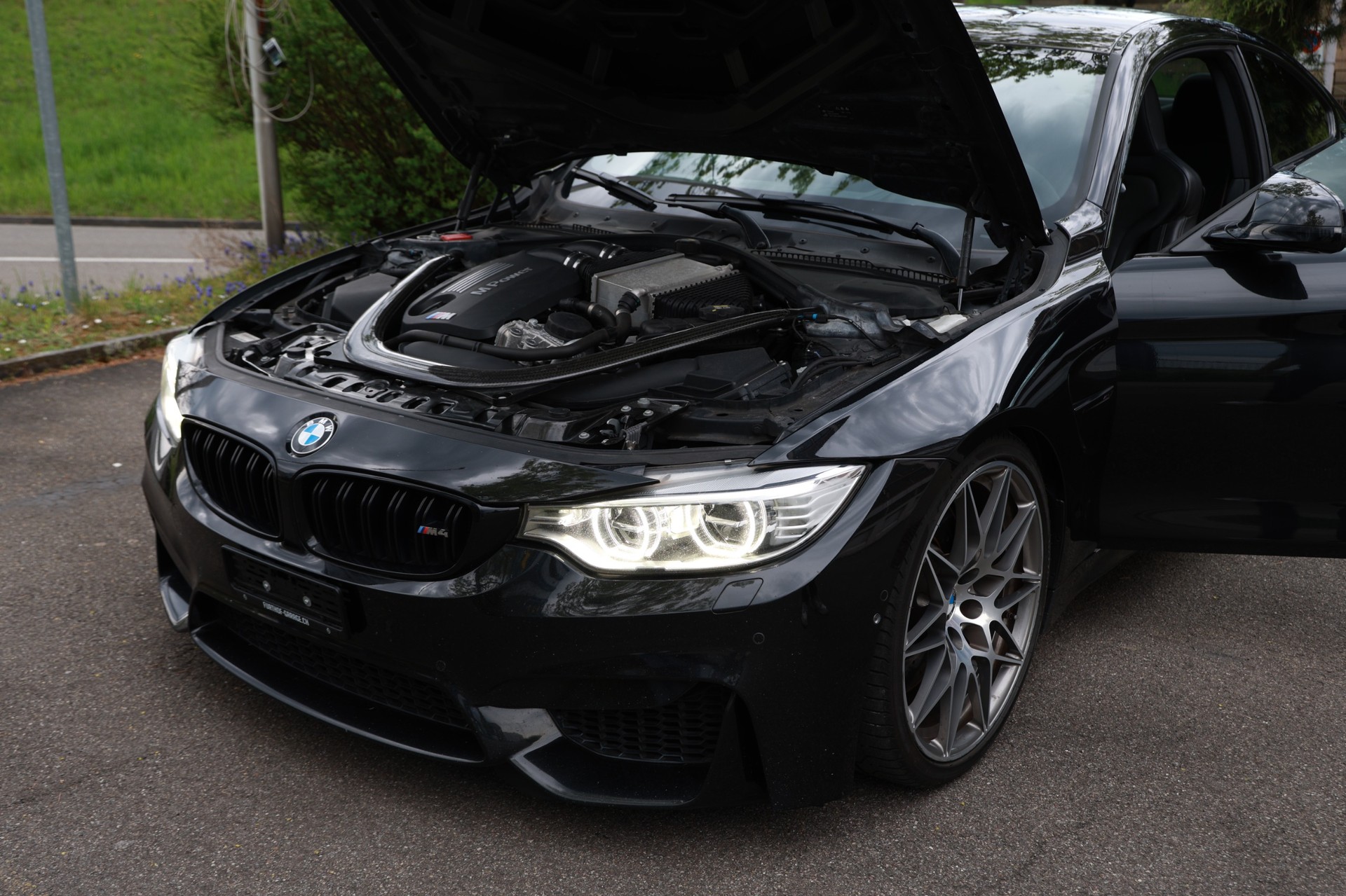 BMW M4 Competition-image-8