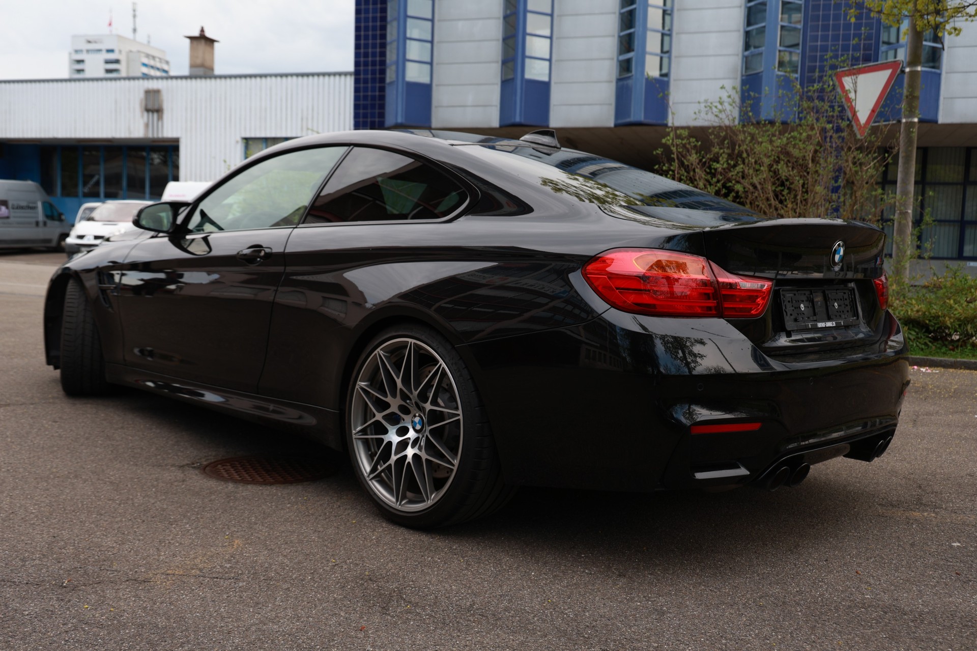 BMW M4 Competition-image-3