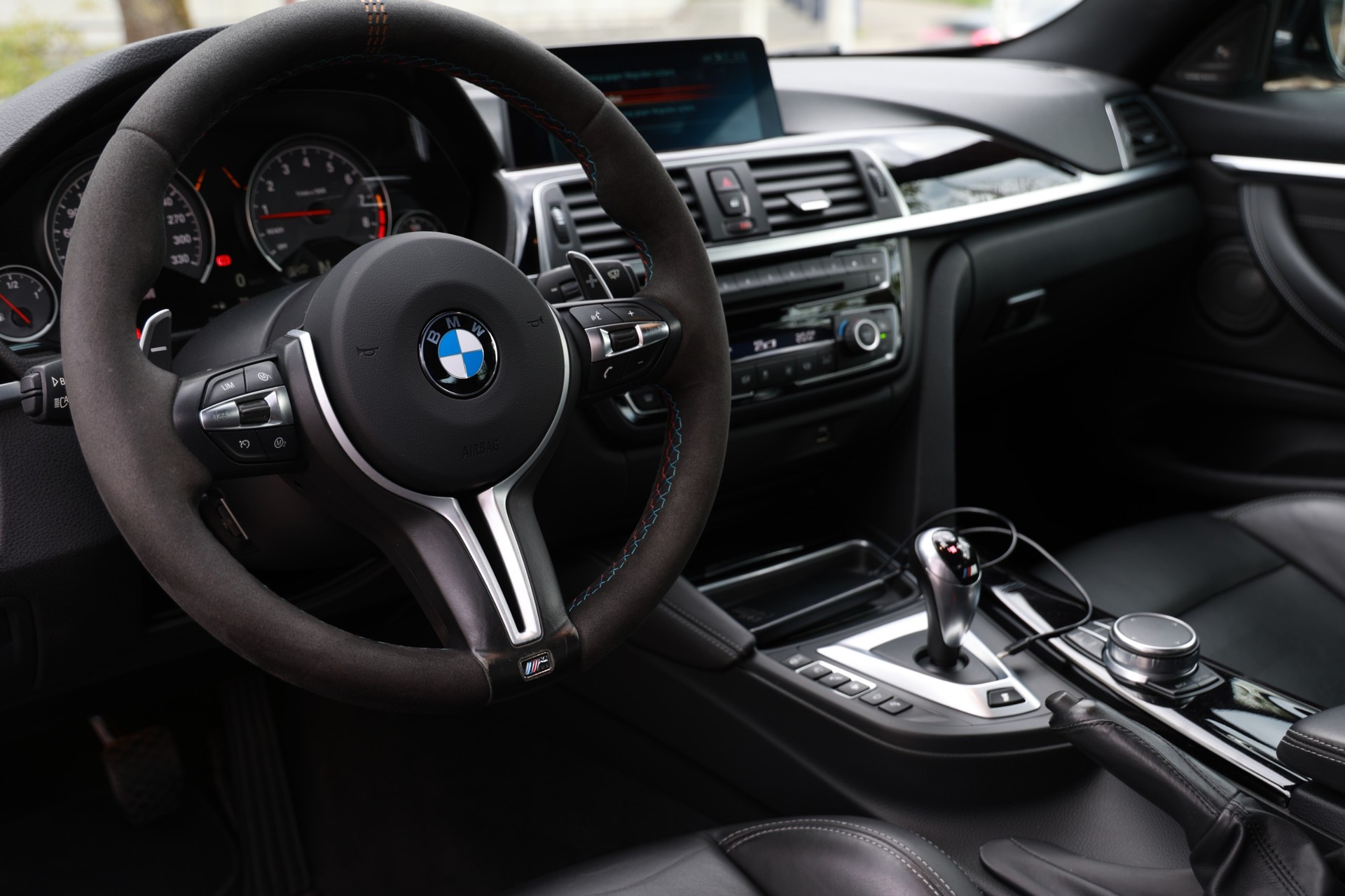 BMW M4 Competition-image-9