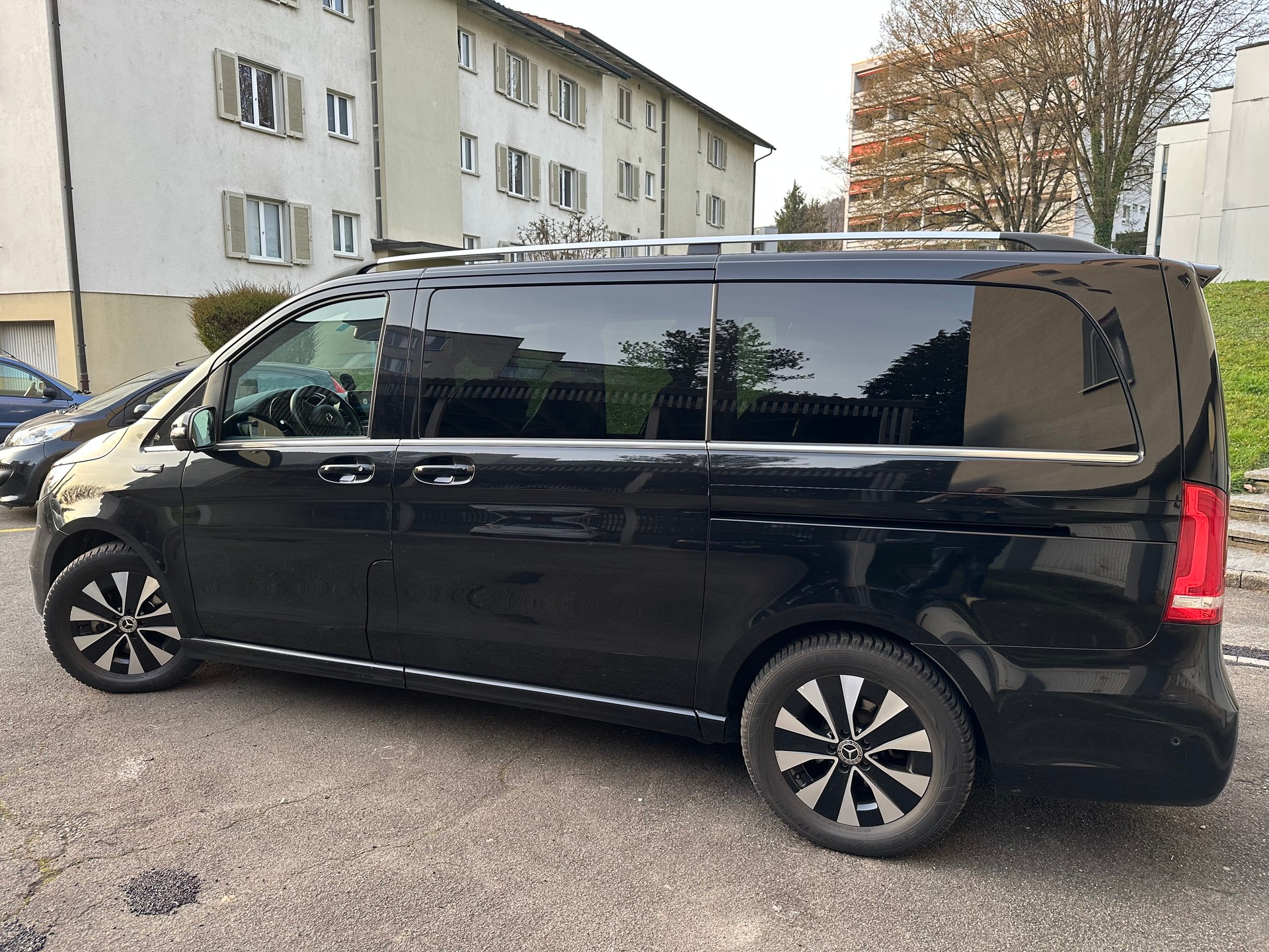 MERCEDES-BENZ EQV 300 lang Avantgarde Frisch MFK Voll Ausstattung 0782300020-image-3