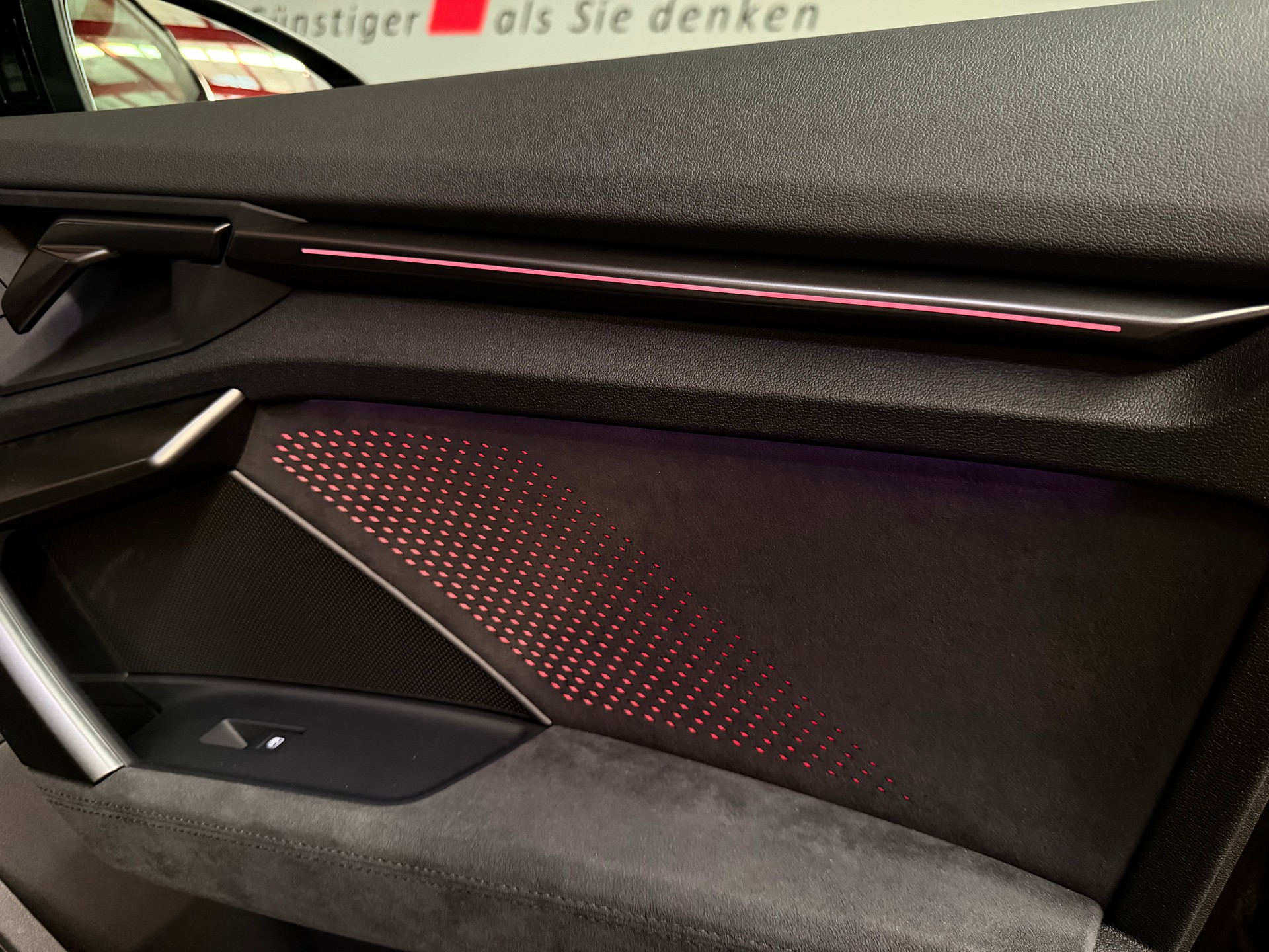 AUDI RS3 Limousine 2.5 TSI quattro S-tronic-image-25