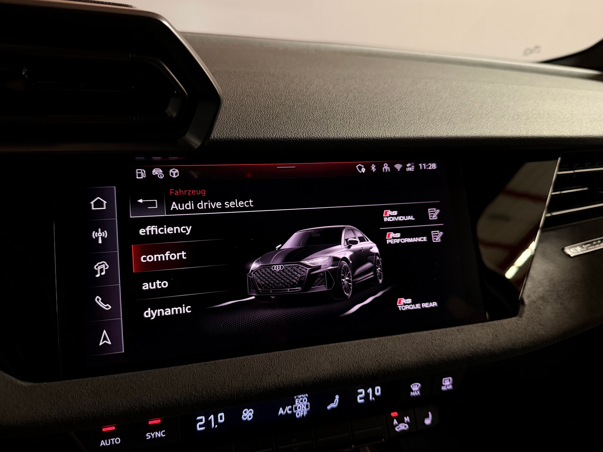 AUDI RS3 Limousine 2.5 TSI quattro S-tronic-image-30