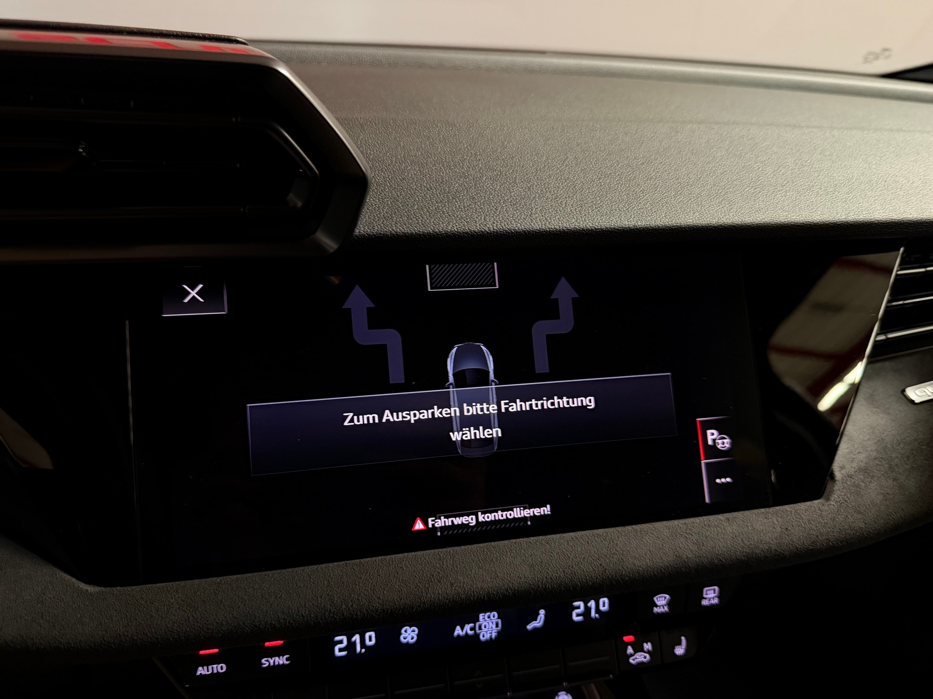 AUDI RS3 Limousine 2.5 TSI quattro S-tronic-image-33