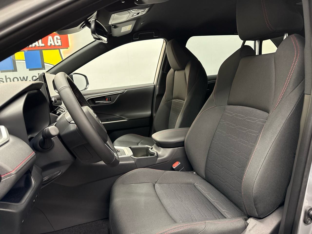 TOYOTA RAV-4 2.5 PHEV Advance e-CVT 4WD 300HP-showroom-element-3