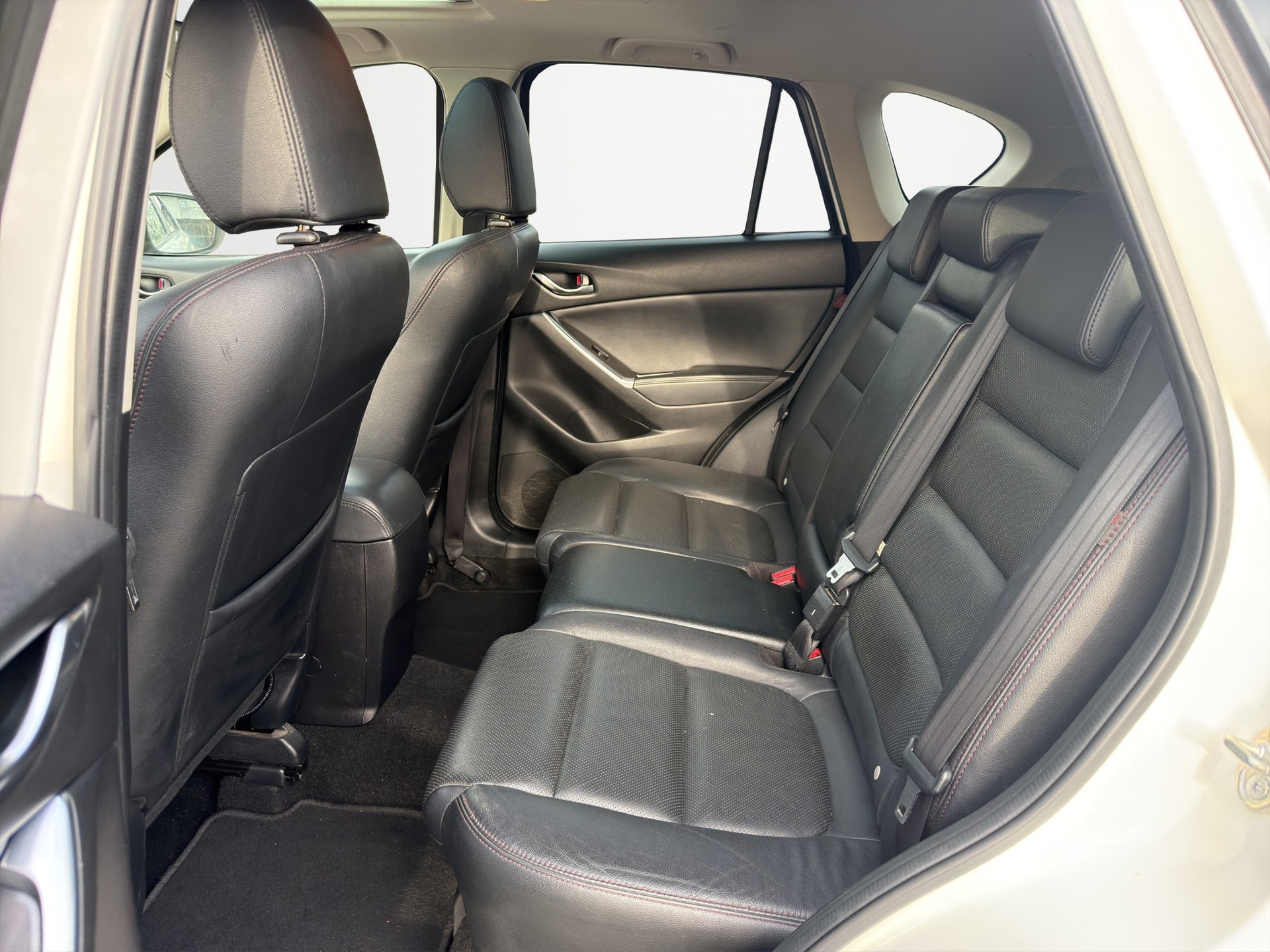 MAZDA CX-5 2.2 D HP Revolution AWD Automatic-image-11