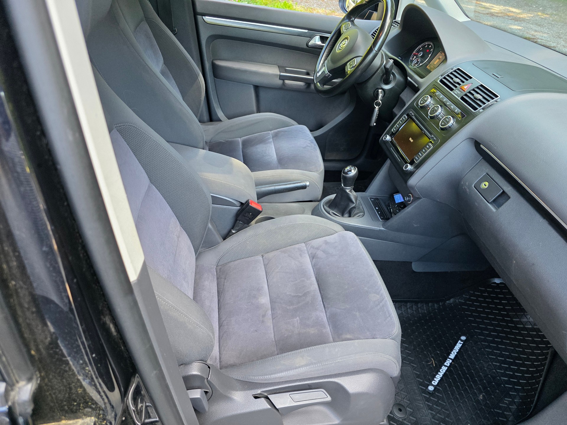 VW Touran 1.4 TSI Highline. 7 Plätze-image-9