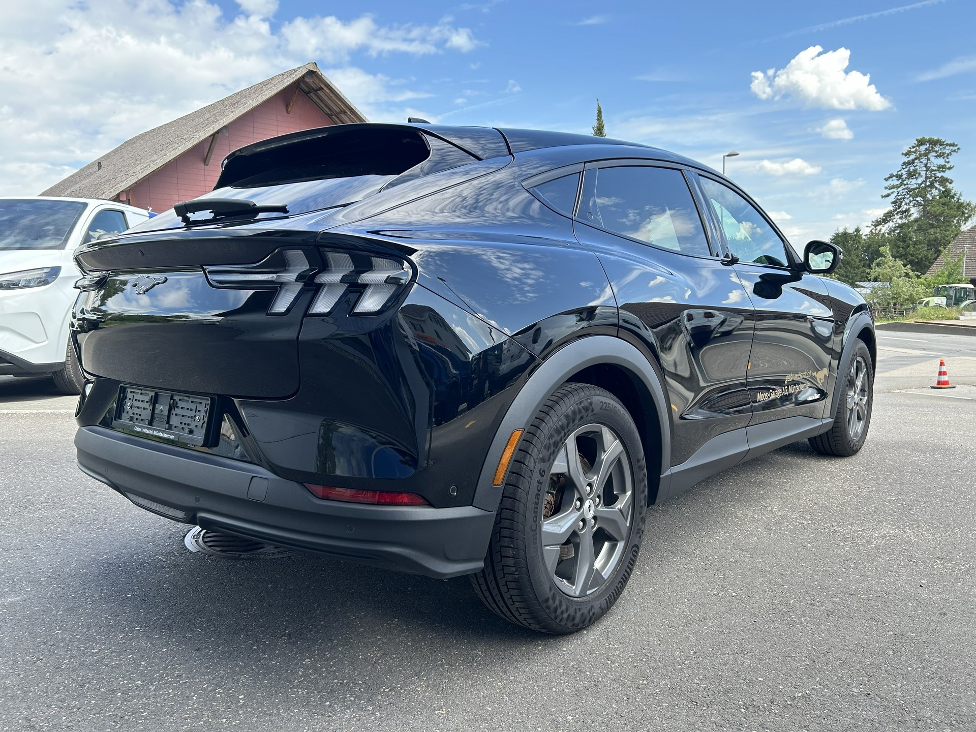 FORD Mustang MACH-E RWD 72.6 kWh-showroom-element-3