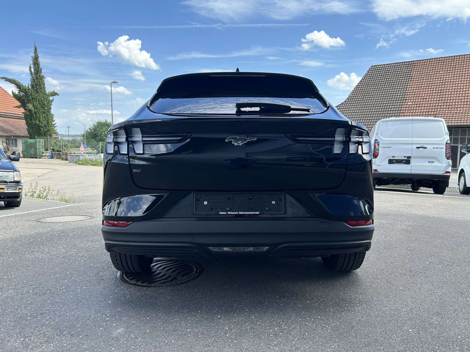 FORD Mustang MACH-E RWD 72.6 kWh-showroom-element-2