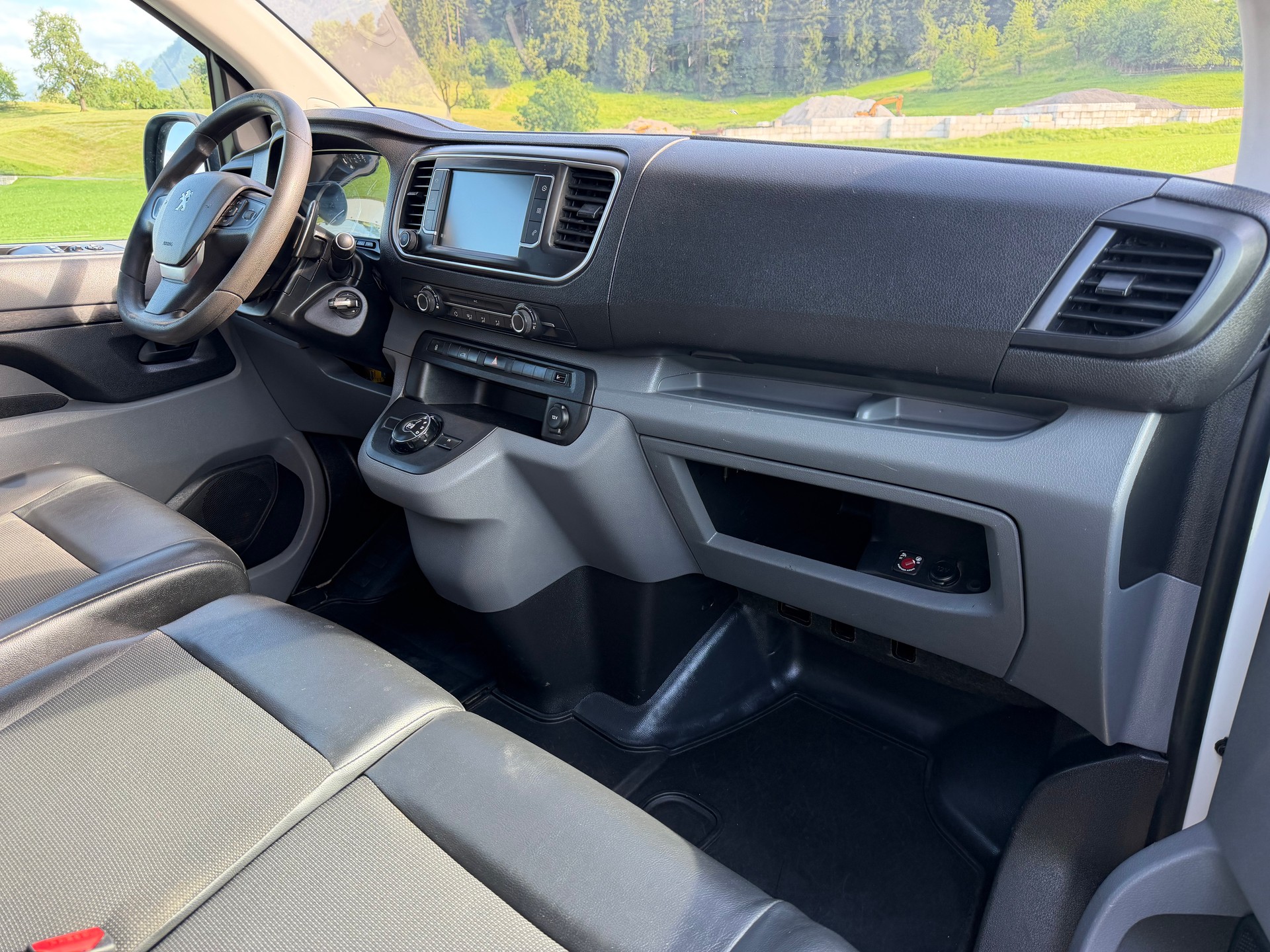 PEUGEOT Expert 2.0 BlueHDi 120 S&S Premium Long EAT8-image-10
