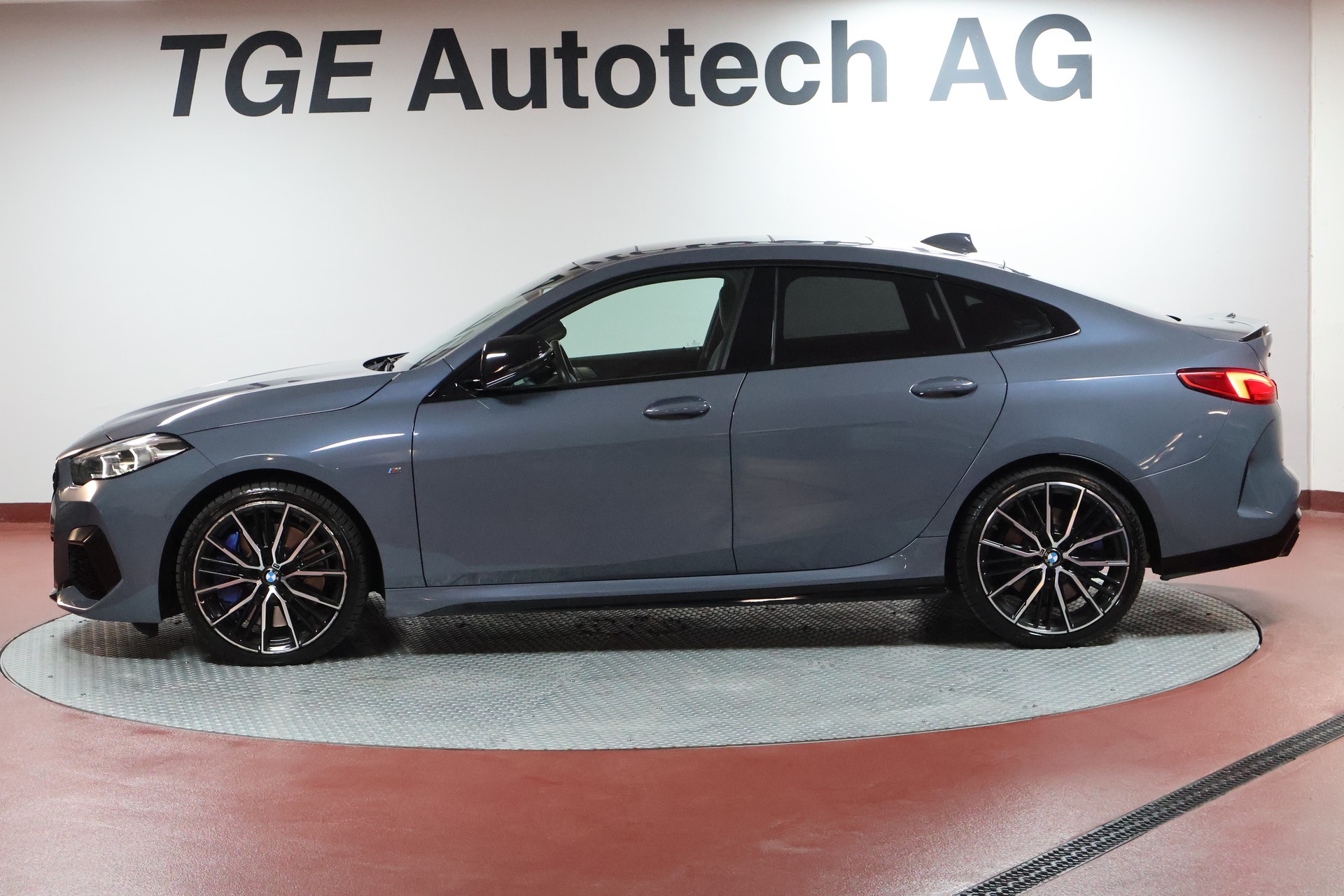 BMW M235i Gran Coupé xDrive Pure M Sport Steptronic-showroom-element-3