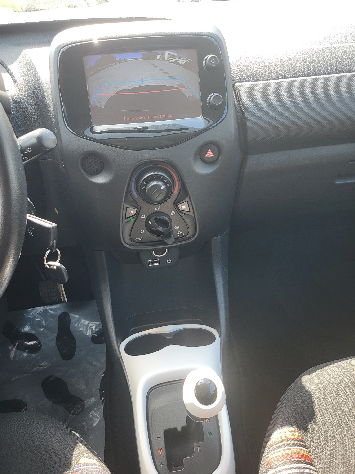 CITROEN C1 1.0 VTi ETG5 Shine-image-8