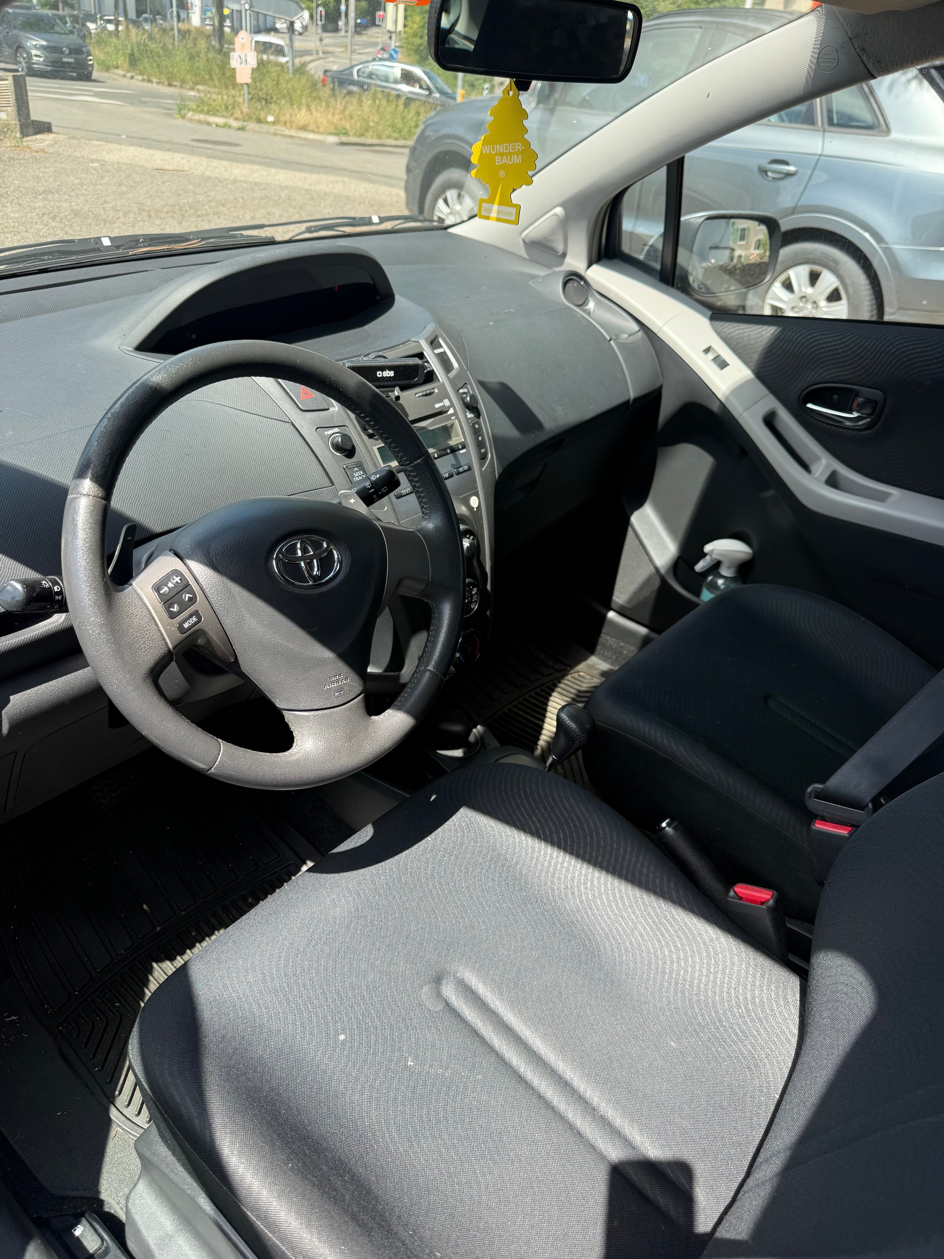 TOYOTA Yaris 1.33 Linea Sol-image-4