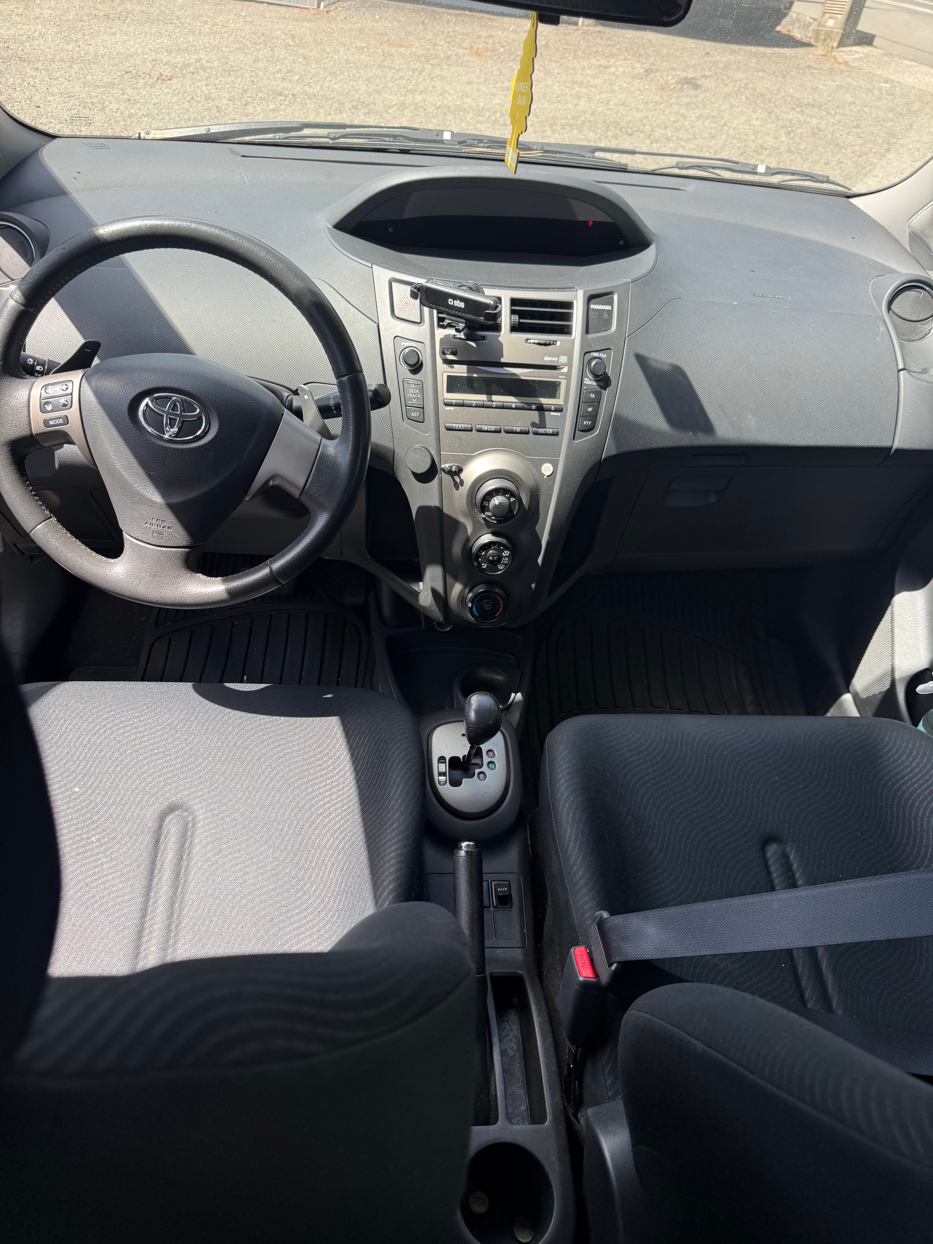 TOYOTA Yaris 1.33 Linea Sol-image-6