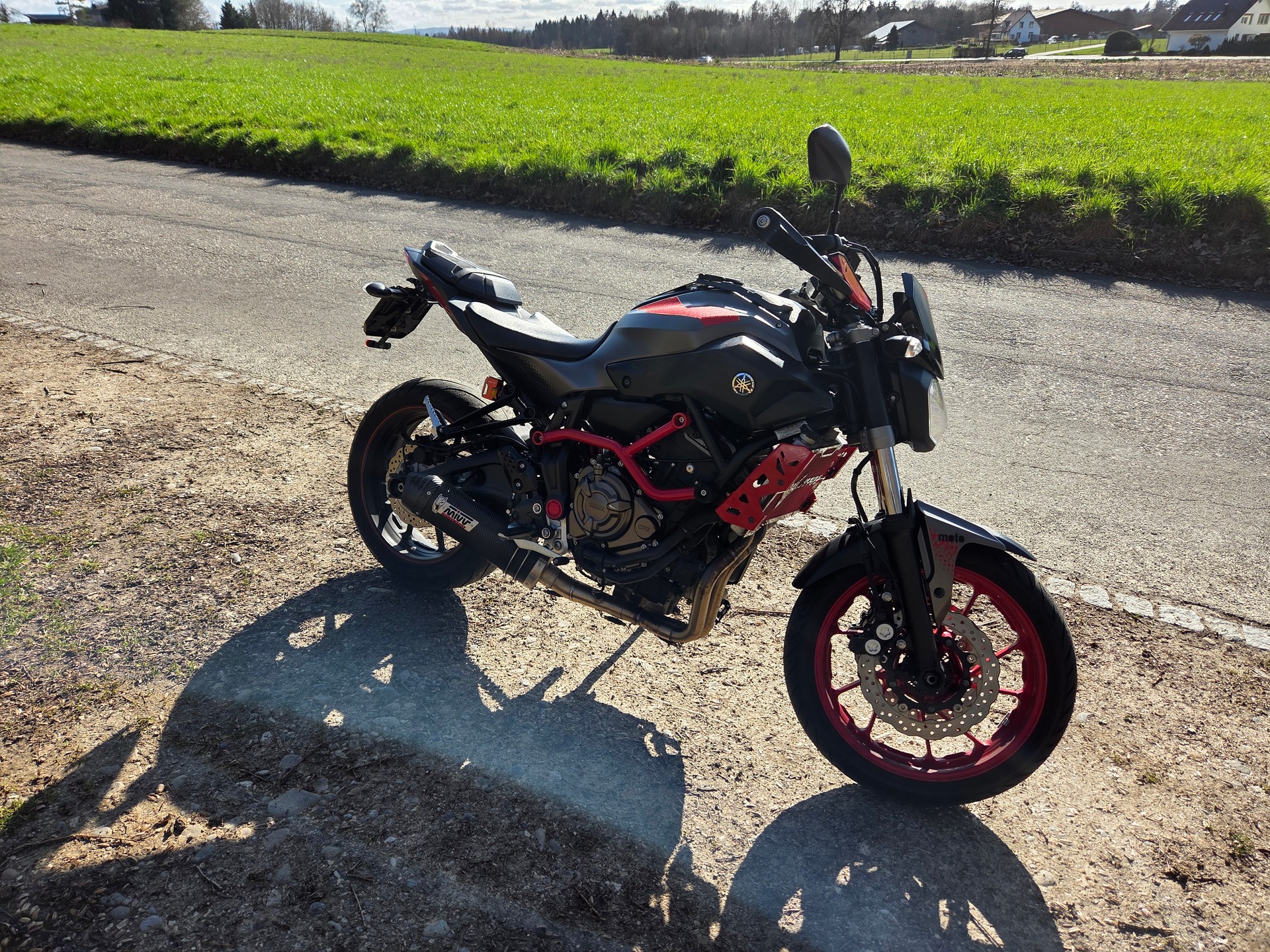 YAMAHA MT-07-image-1