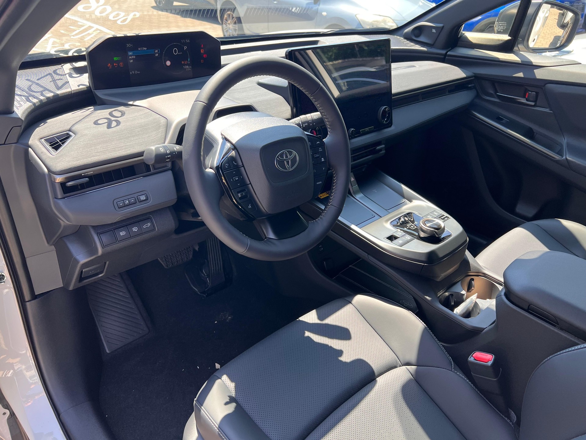 TOYOTA bZ4X Touring Premium AWD-image-7
