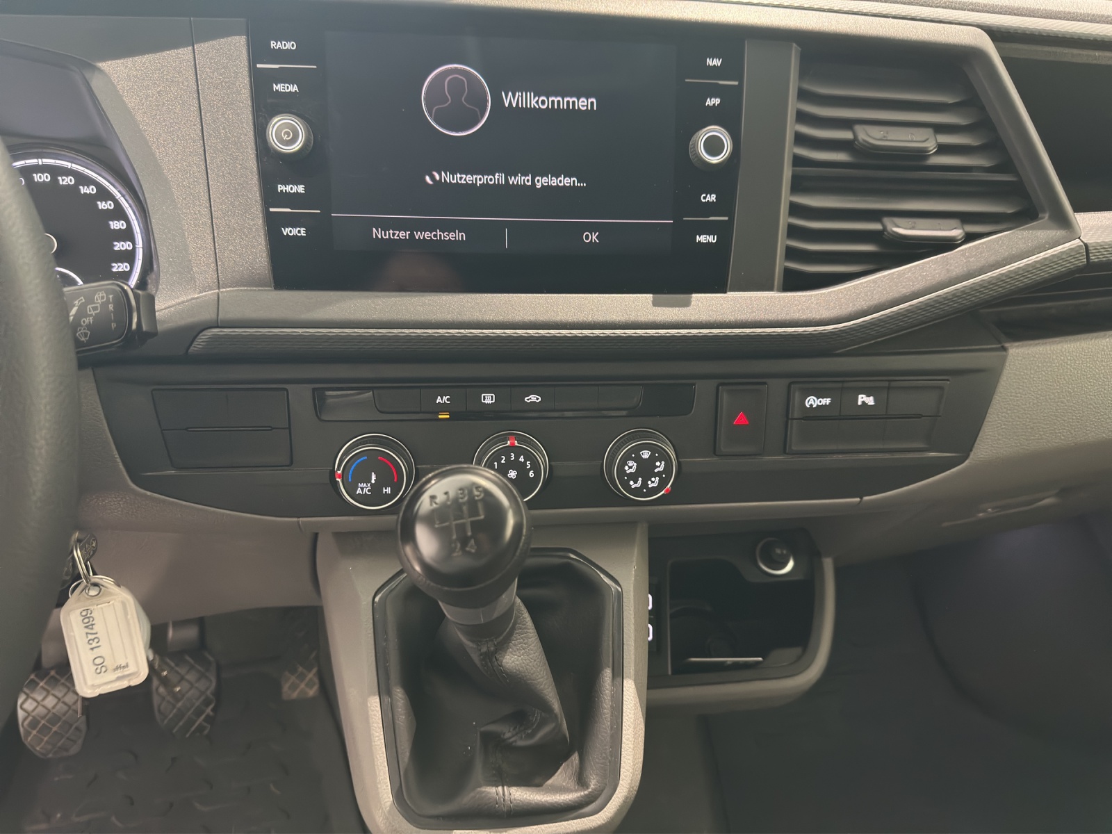 VW T6.1 2.0 TDI-image-9
