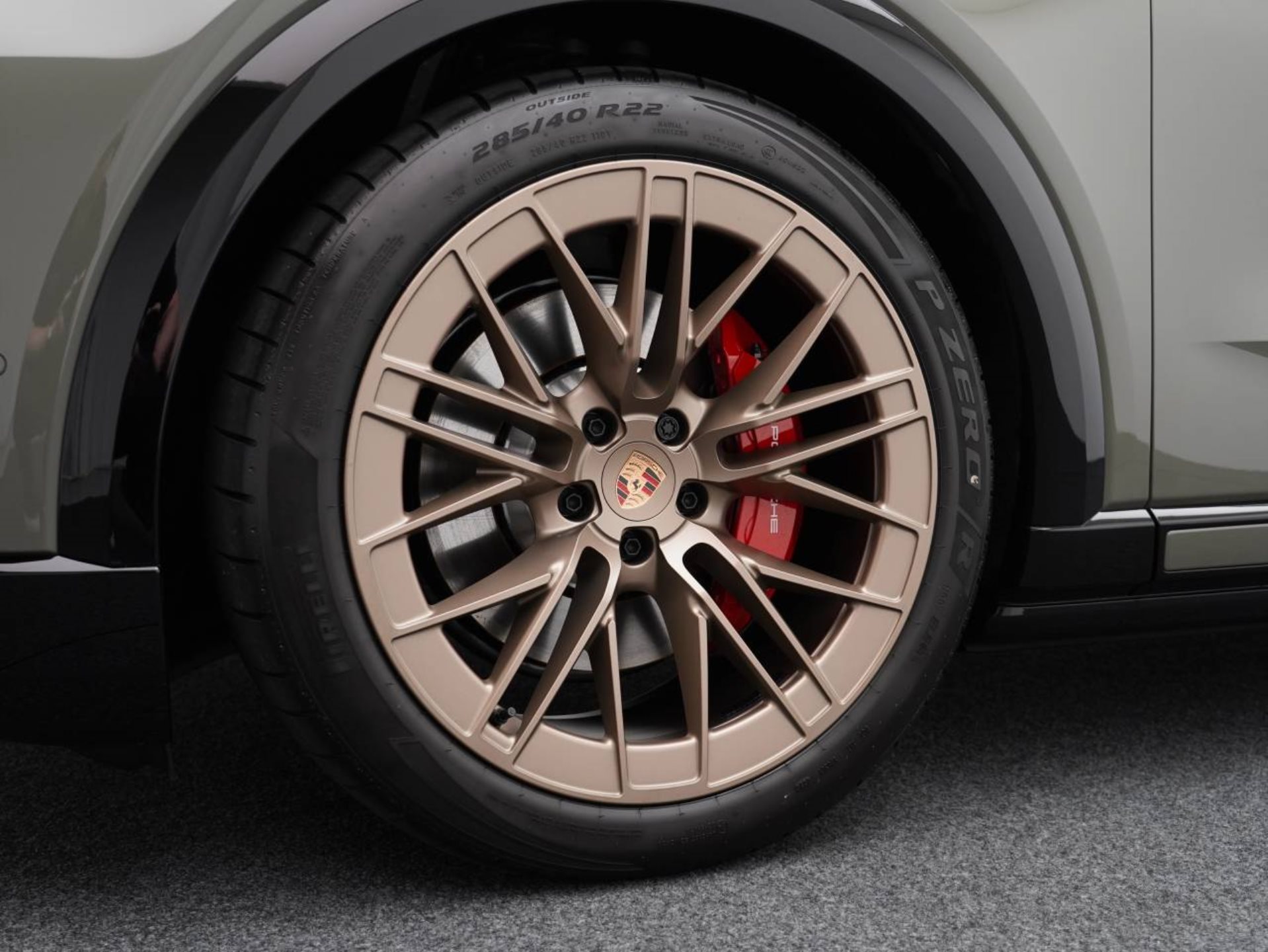 PORSCHE Cayenne S Electric-image-10