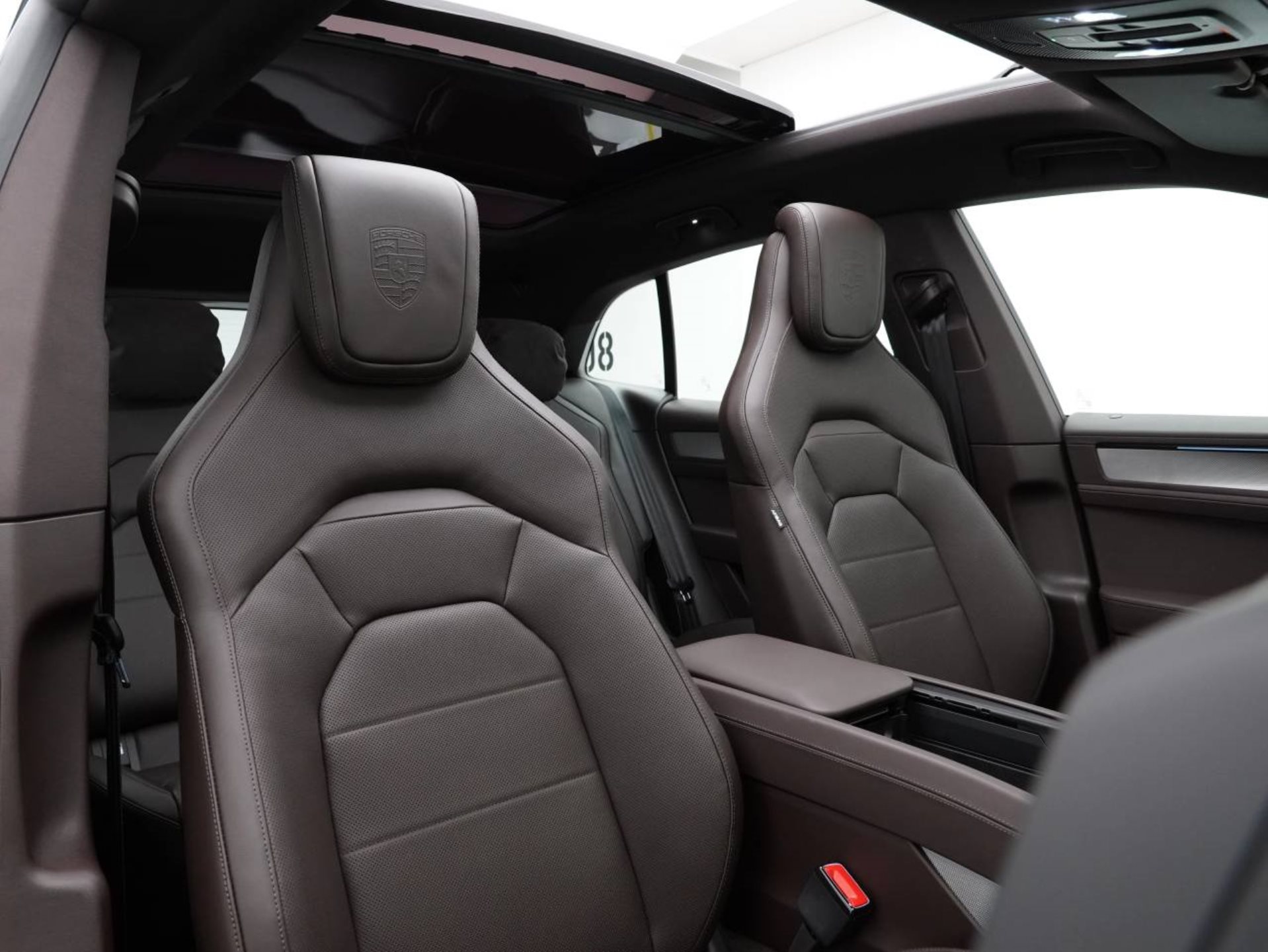 PORSCHE Cayenne S Electric-image-26