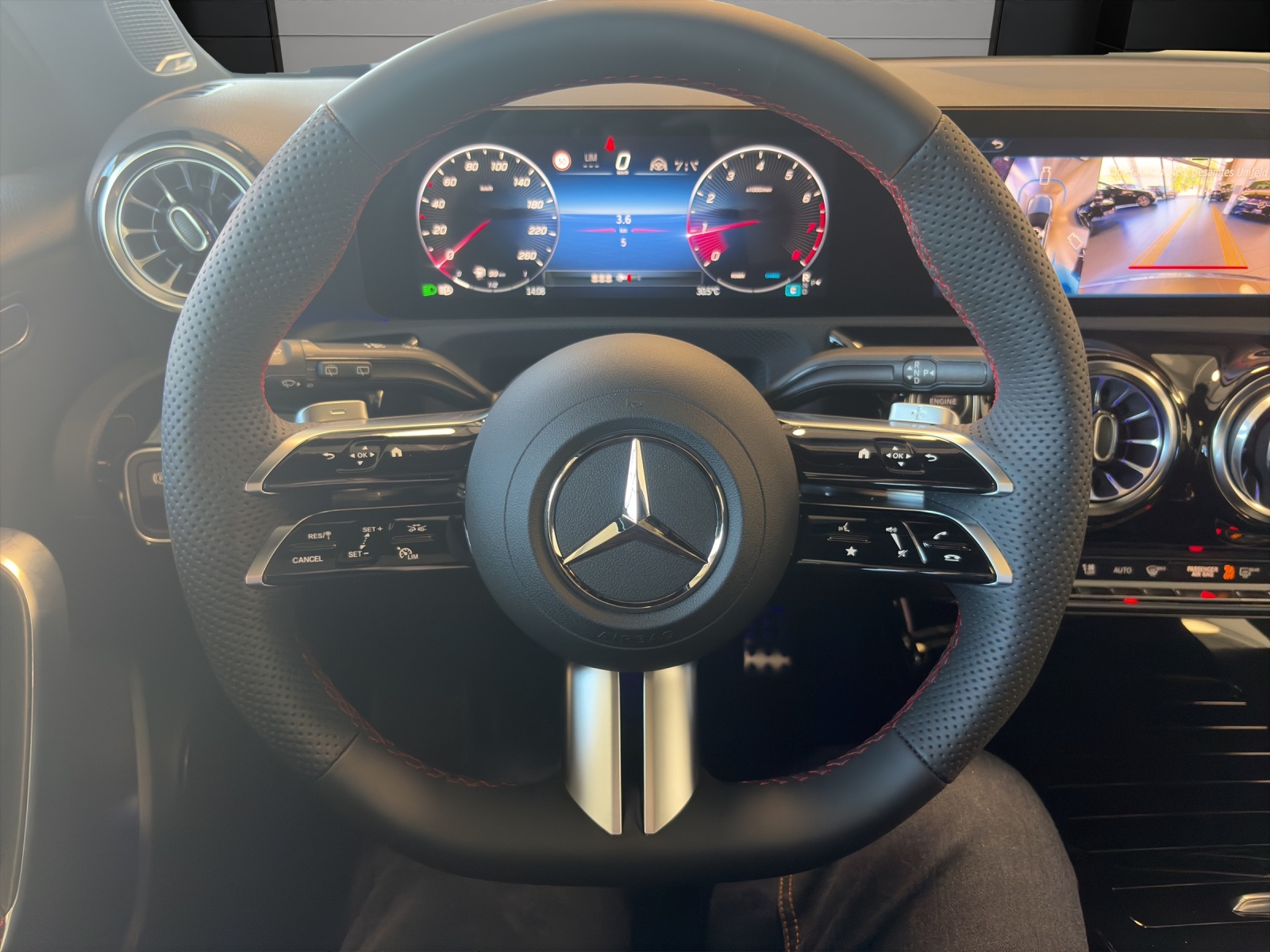 MERCEDES-BENZ A 220 4Matic 8G-DCT-image-12