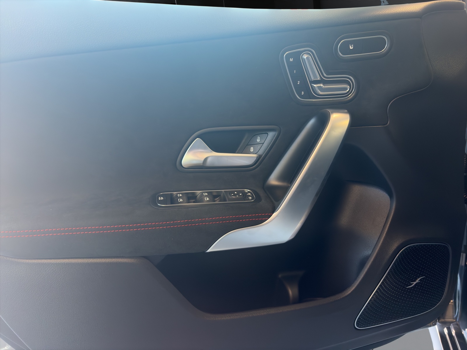 MERCEDES-BENZ A 220 4Matic 8G-DCT-image-7