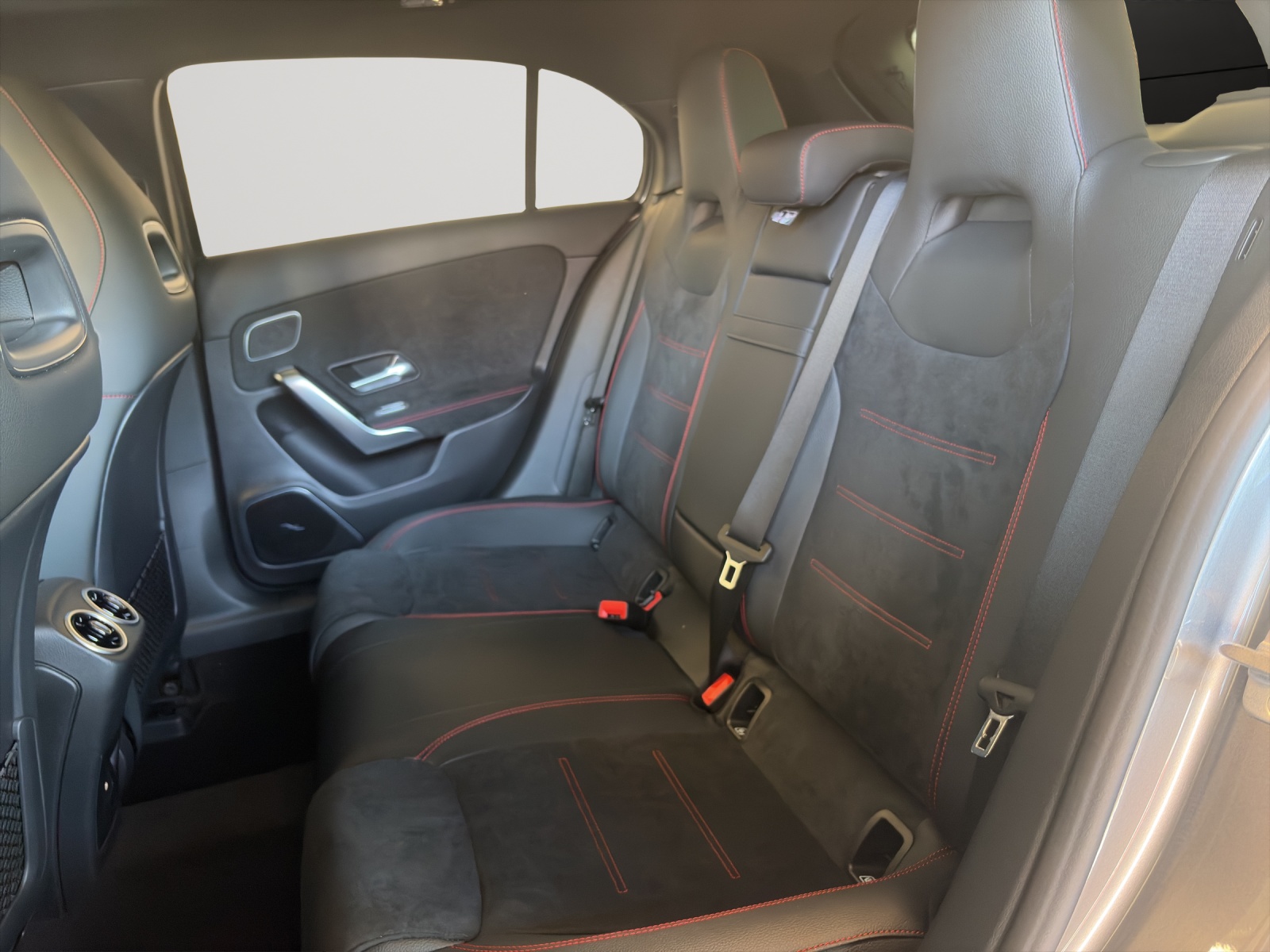 MERCEDES-BENZ A 220 4Matic 8G-DCT-image-9