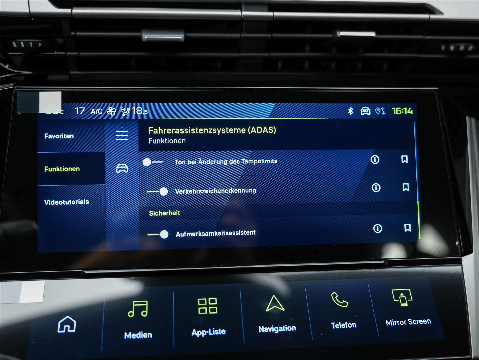 PEUGEOT 308 1.2 HEV 145 GT *Werksgarantie*Abstandsregler*-image-37