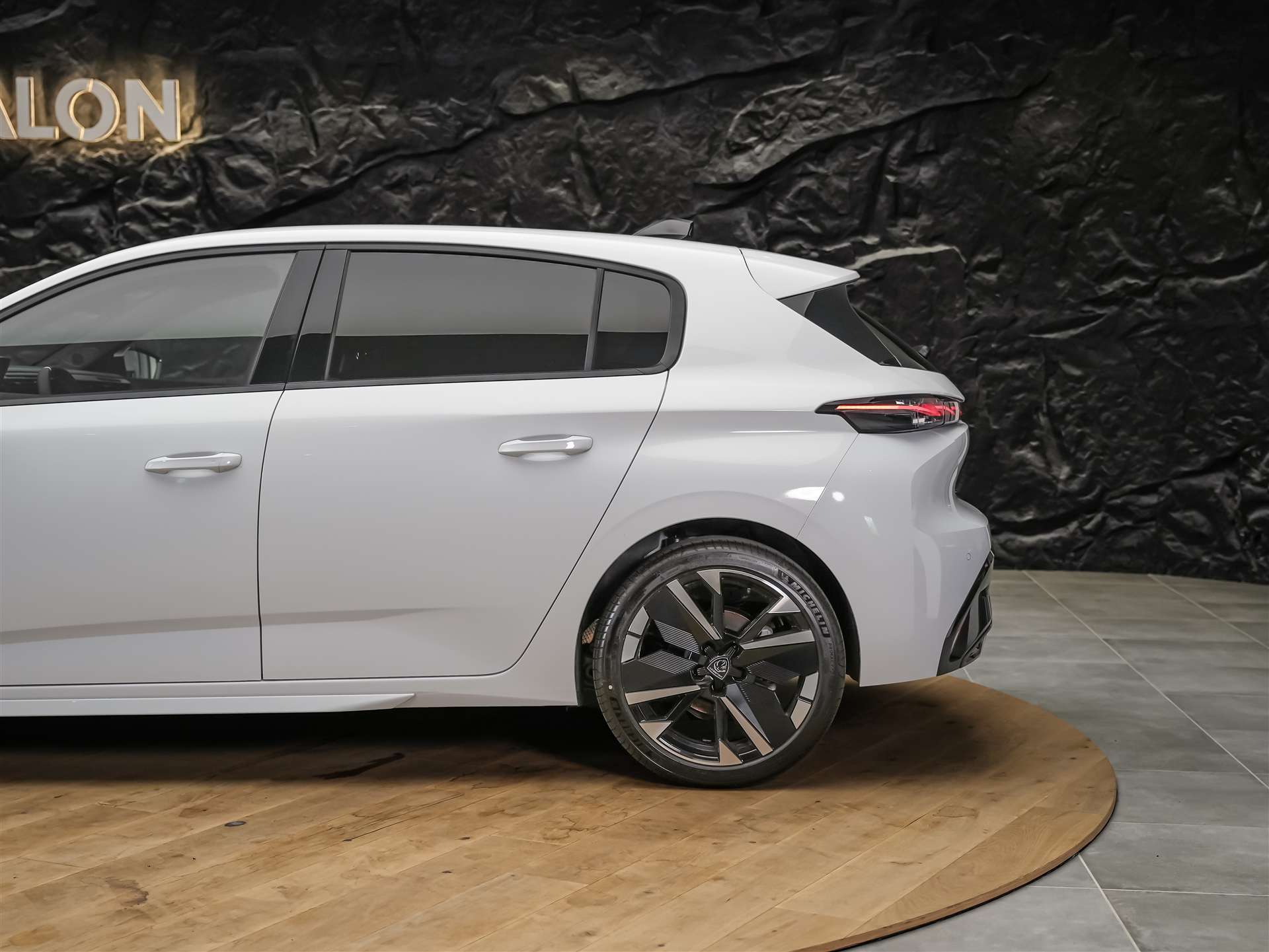 PEUGEOT 308 1.2 HEV 145 GT *Werksgarantie*Abstandsregler*-image-18