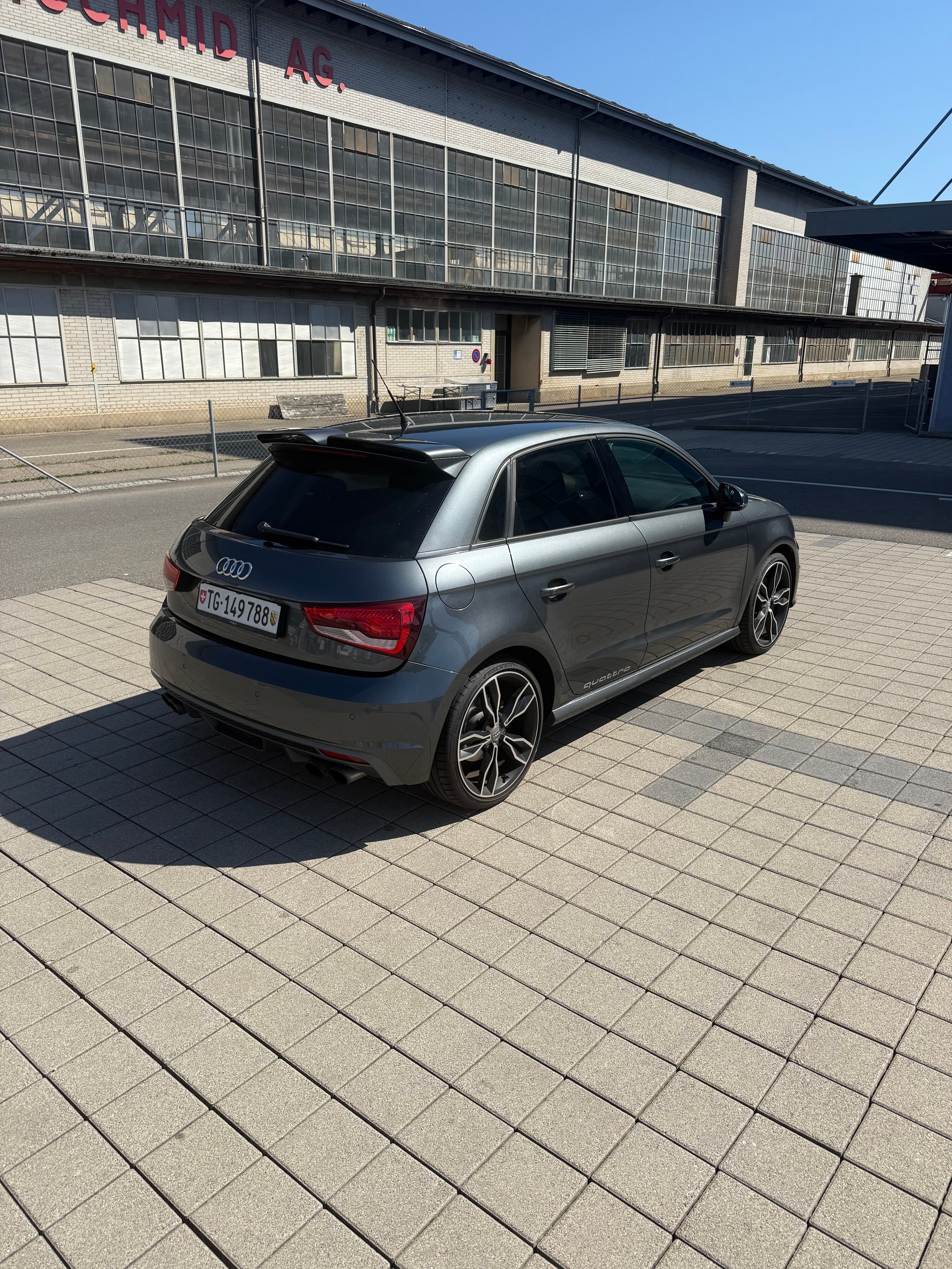AUDI S1 Sportback 2.0 TFSI quattro-image-3