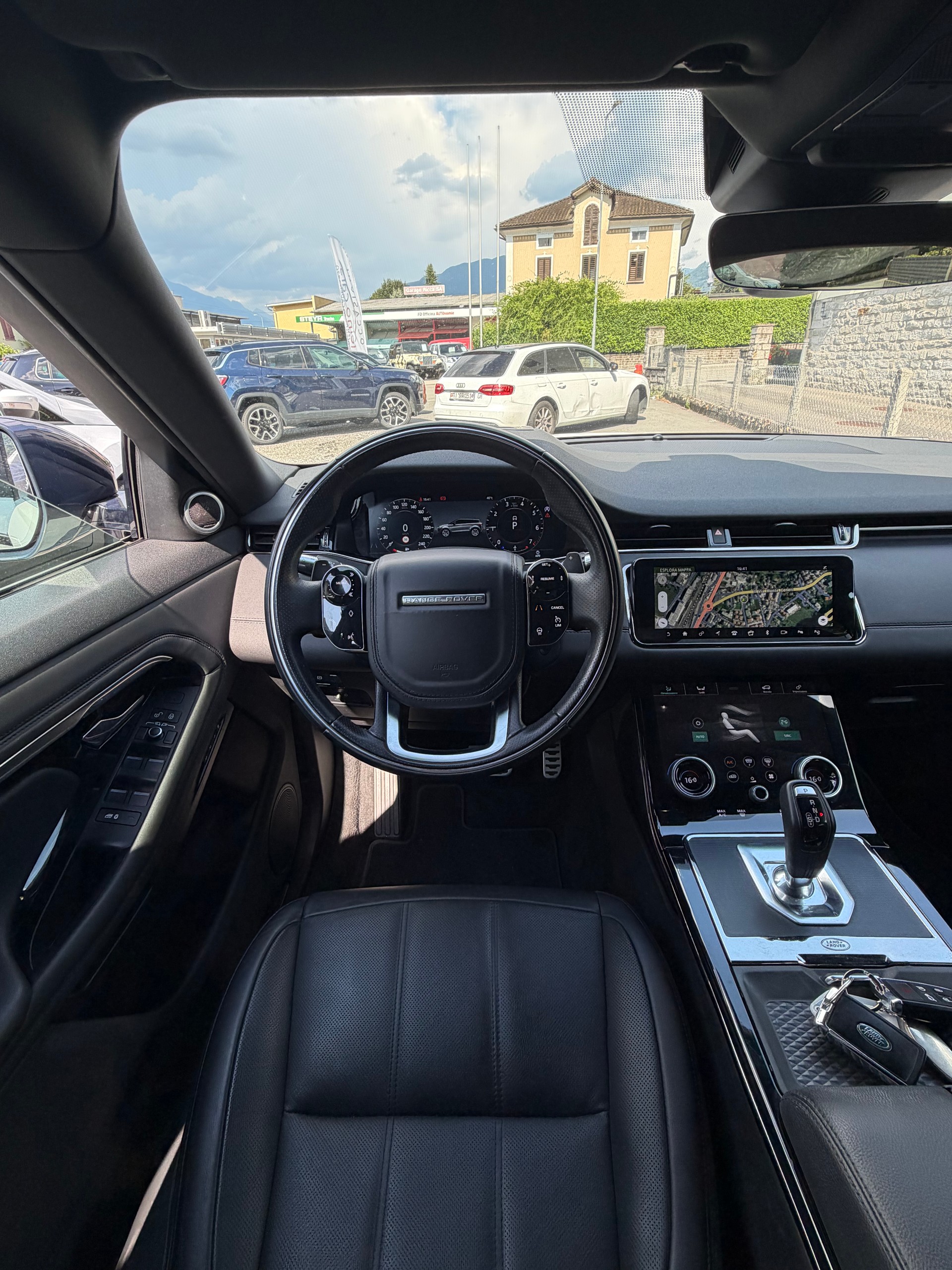 LAND ROVER Range Rover Evoque R-Dynamic P 200 AT9-image-1