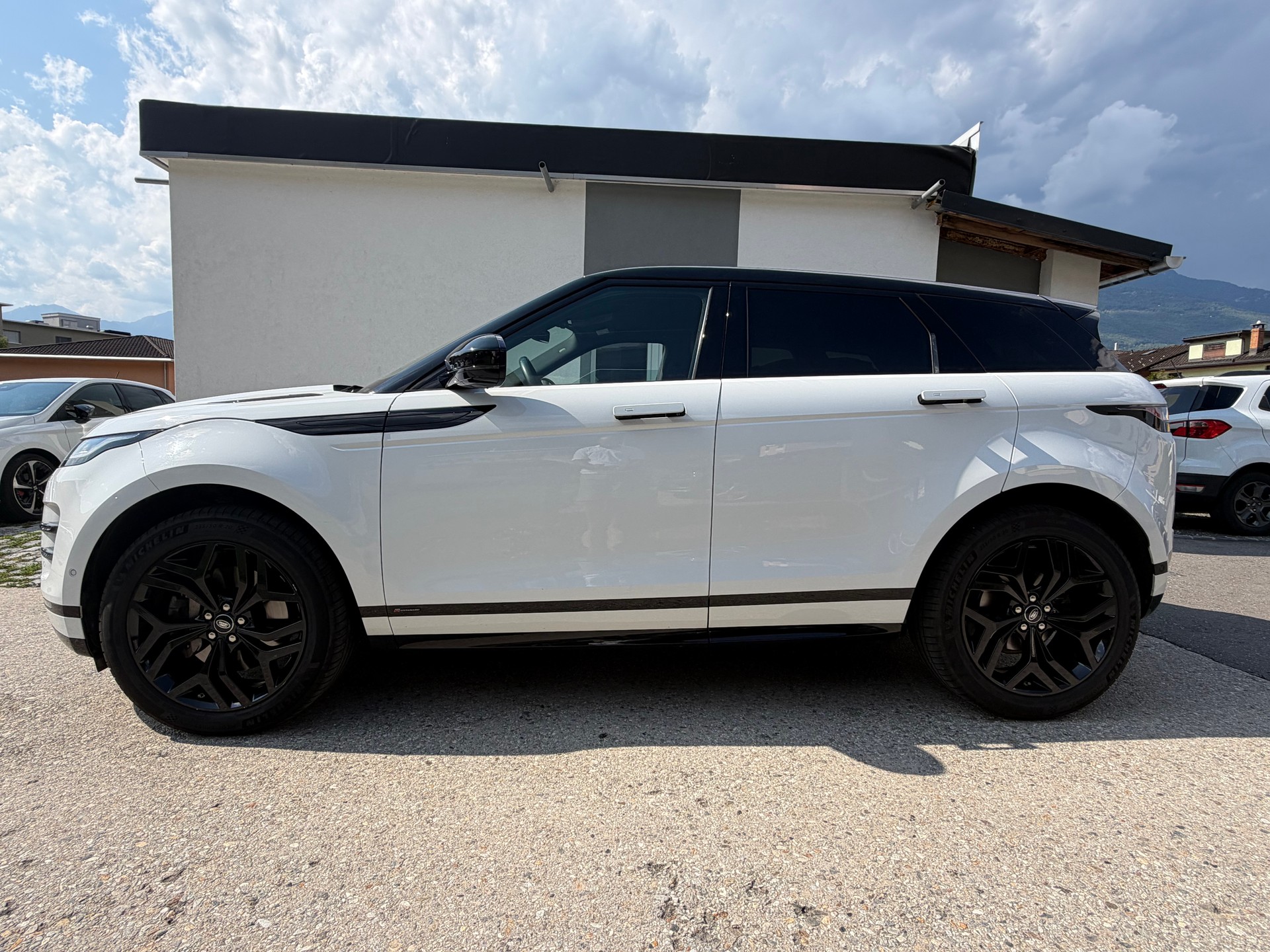 LAND ROVER Range Rover Evoque R-Dynamic P 200 AT9-image-10