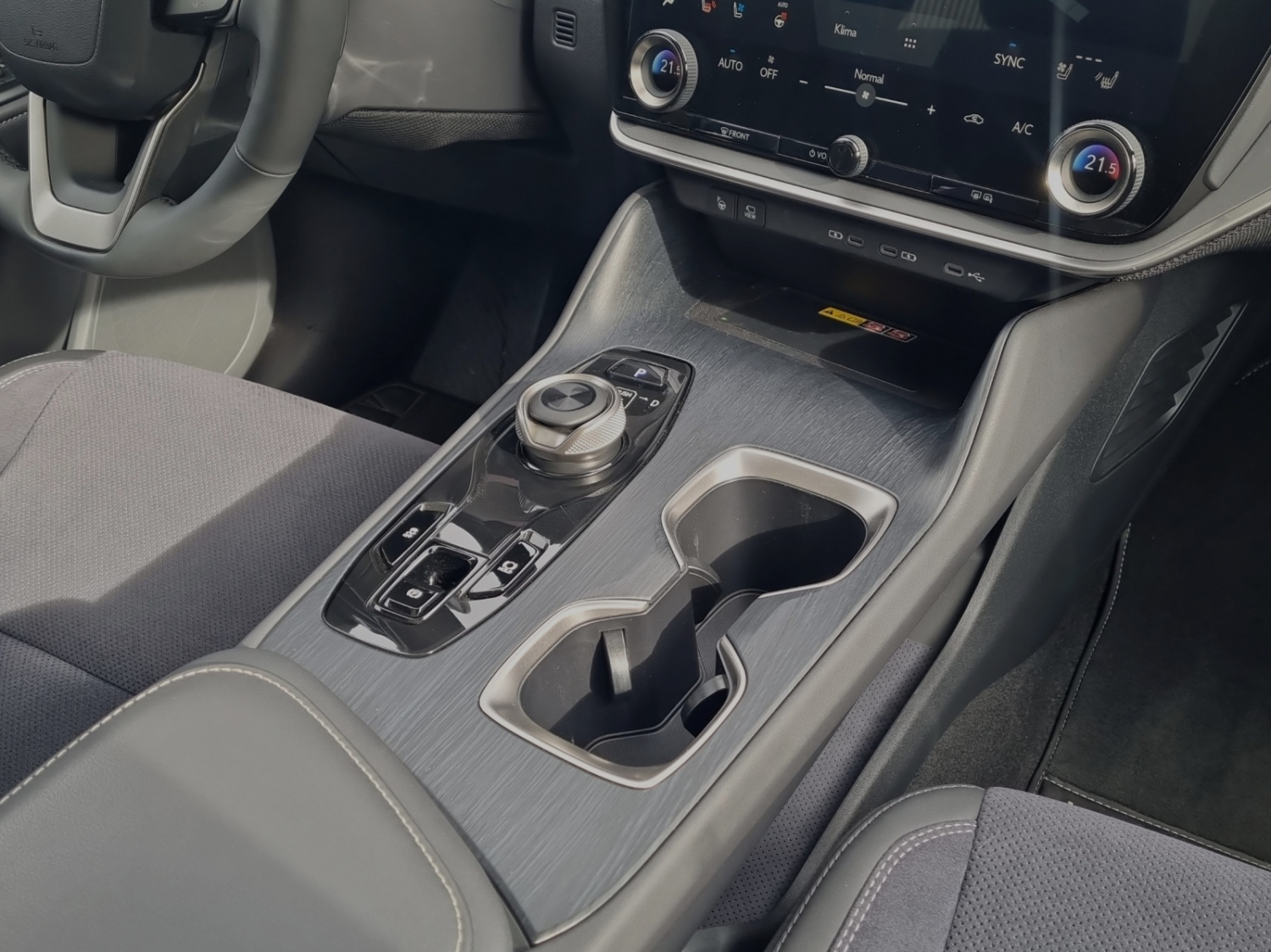 LEXUS RZ 450e Excellence-image-12