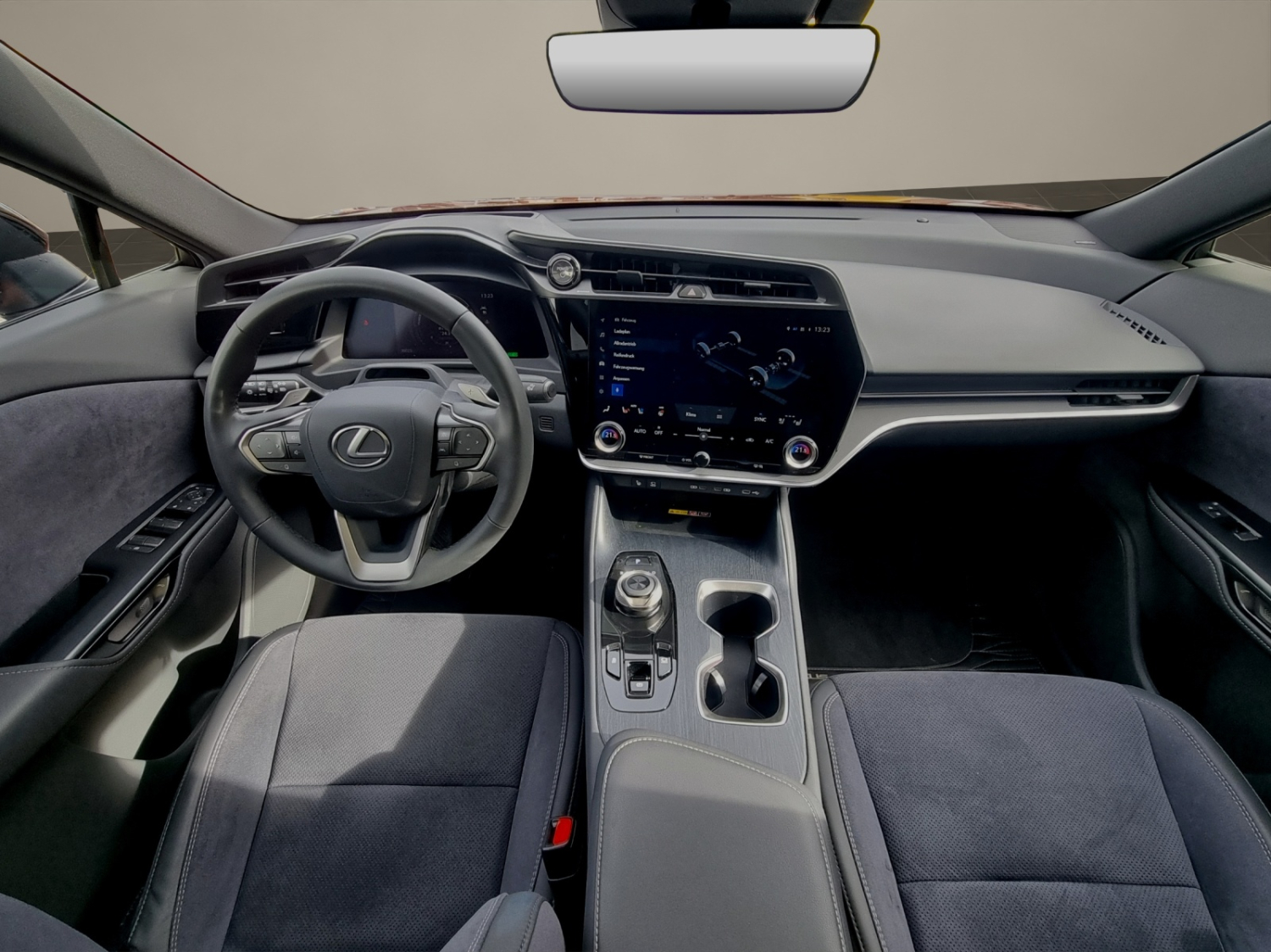 LEXUS RZ 450e Excellence-image-10