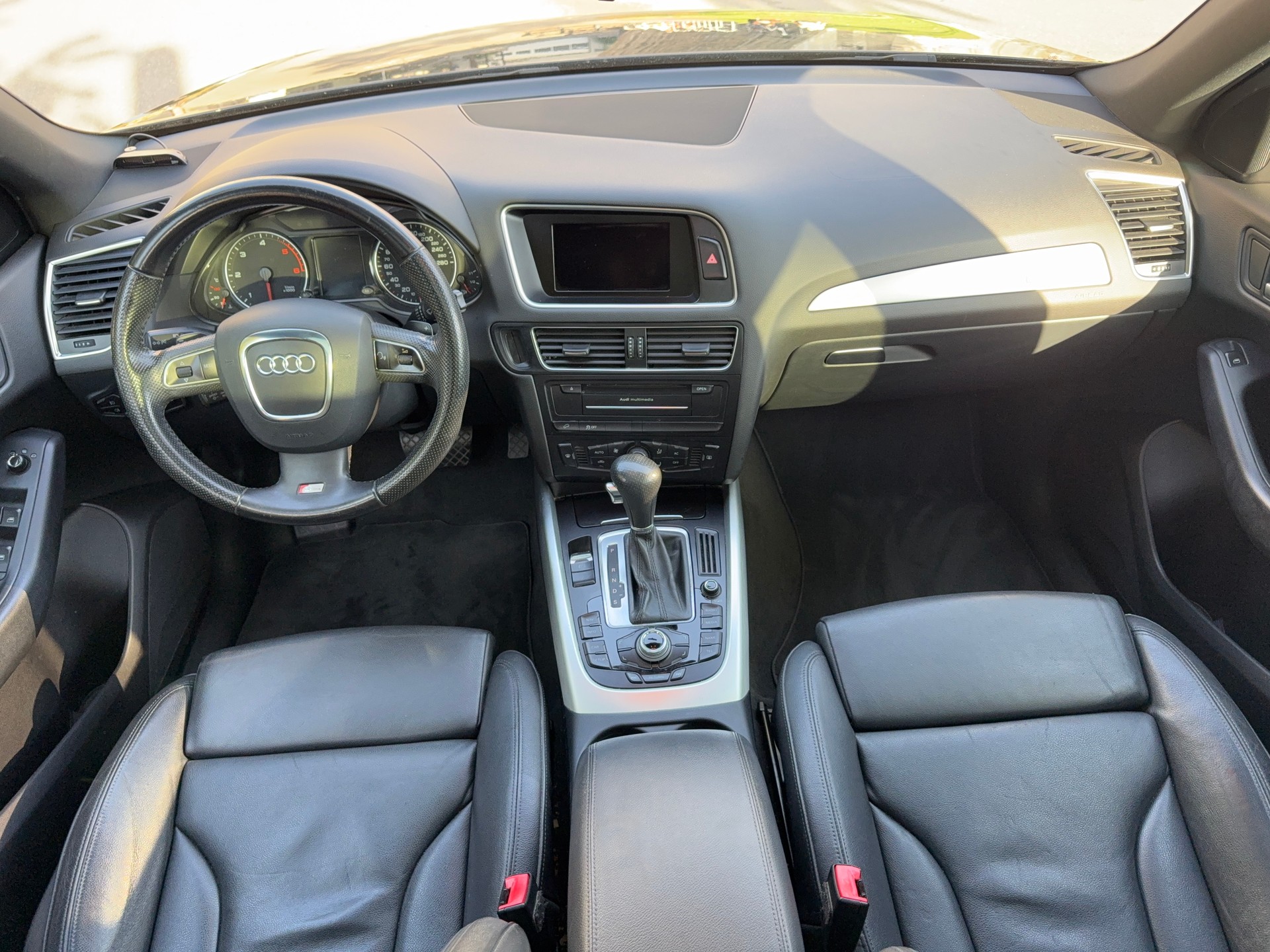 AUDI Q5 3.0 TDI quattro S-tronic S-Line-image-6
