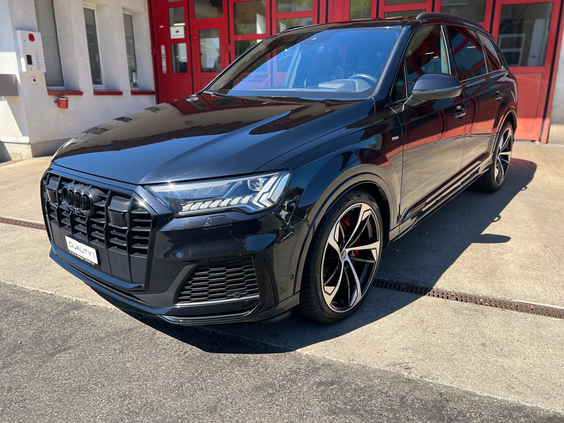 AUDI Q7 60 TFSI e quattro PHEV S line tiptronic-showroom-element-1