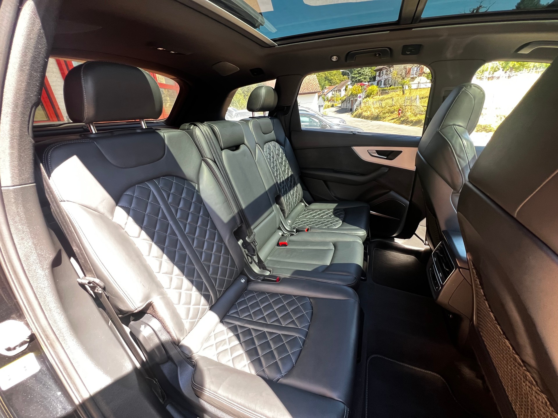 AUDI Q7 60 TFSI e quattro PHEV S line tiptronic-image-15