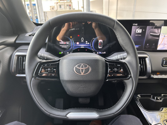 TOYOTA Urban Cr.61kWh Trend AWD-image-7