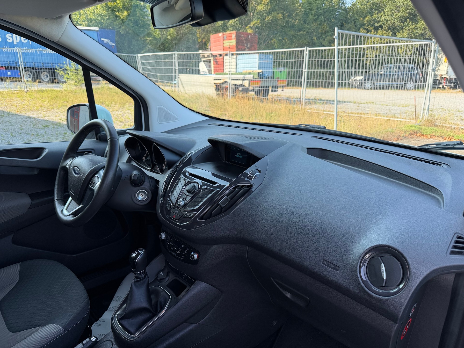 FORD Tourneo Courier 1.0 SCTi Ambiente-image-9