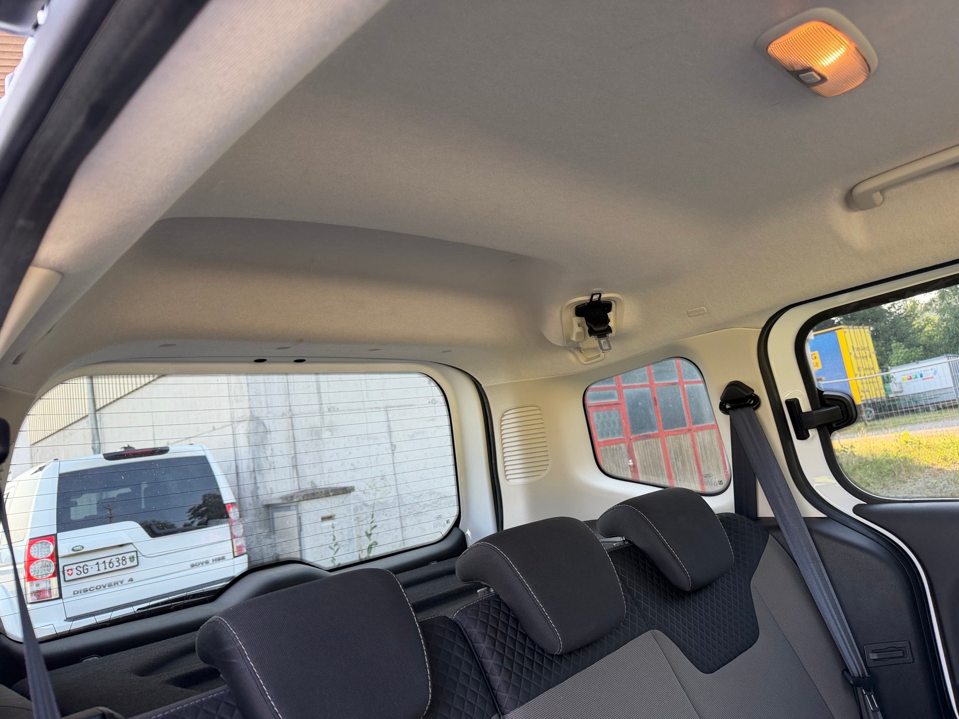 FORD Tourneo Courier 1.0 SCTi Ambiente-image-14