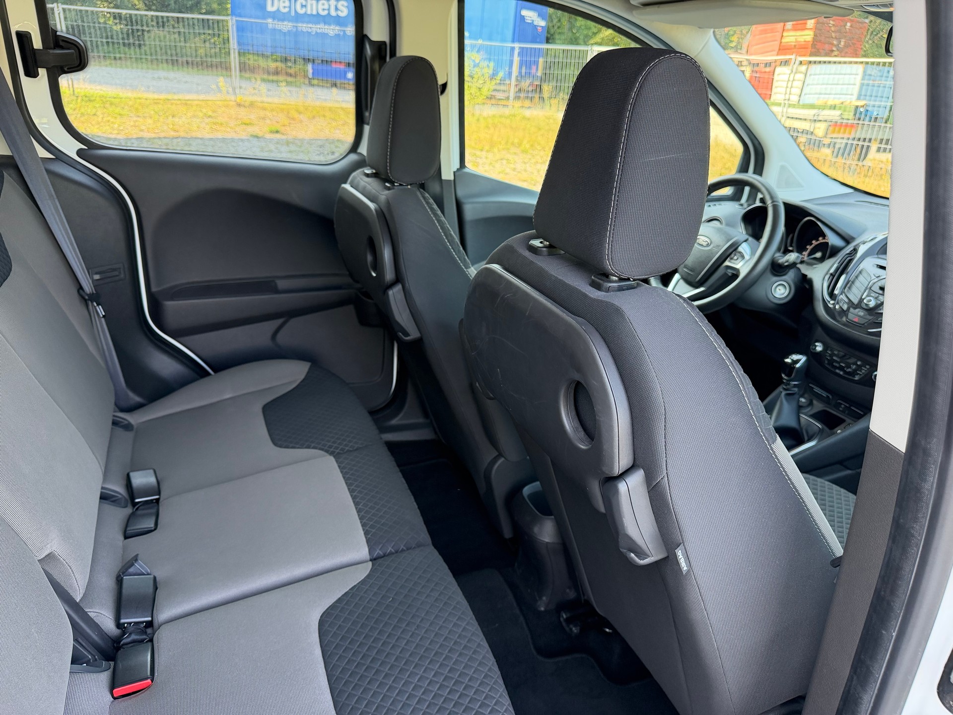 FORD Tourneo Courier 1.0 SCTi Ambiente-image-11