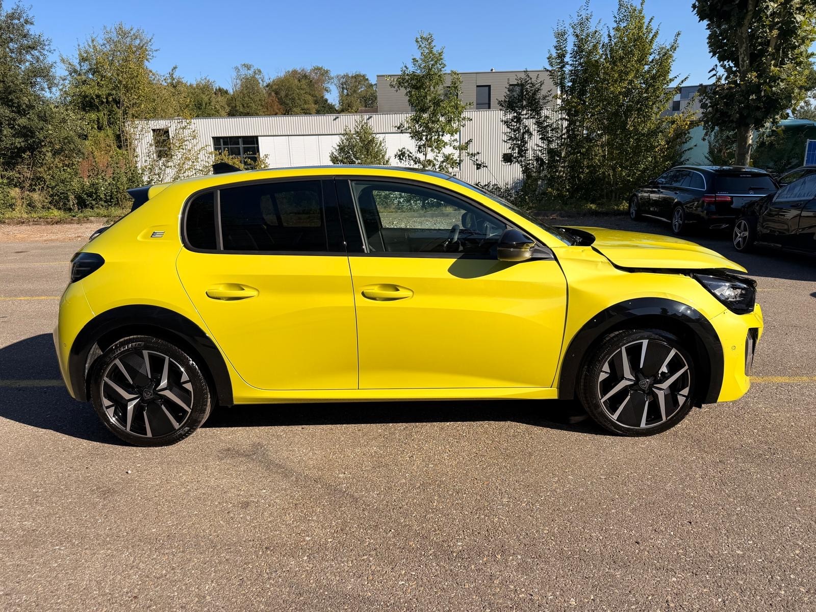 PEUGEOT 208 Elektrik 115kW GT-image-4